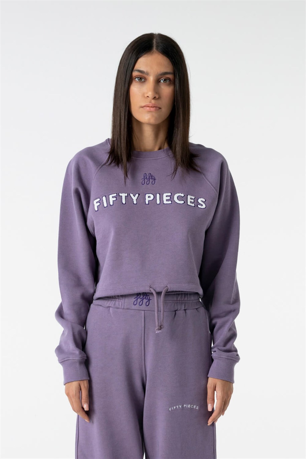 KADIN BÜZGÜLÜ CROP SWEATSHIRT