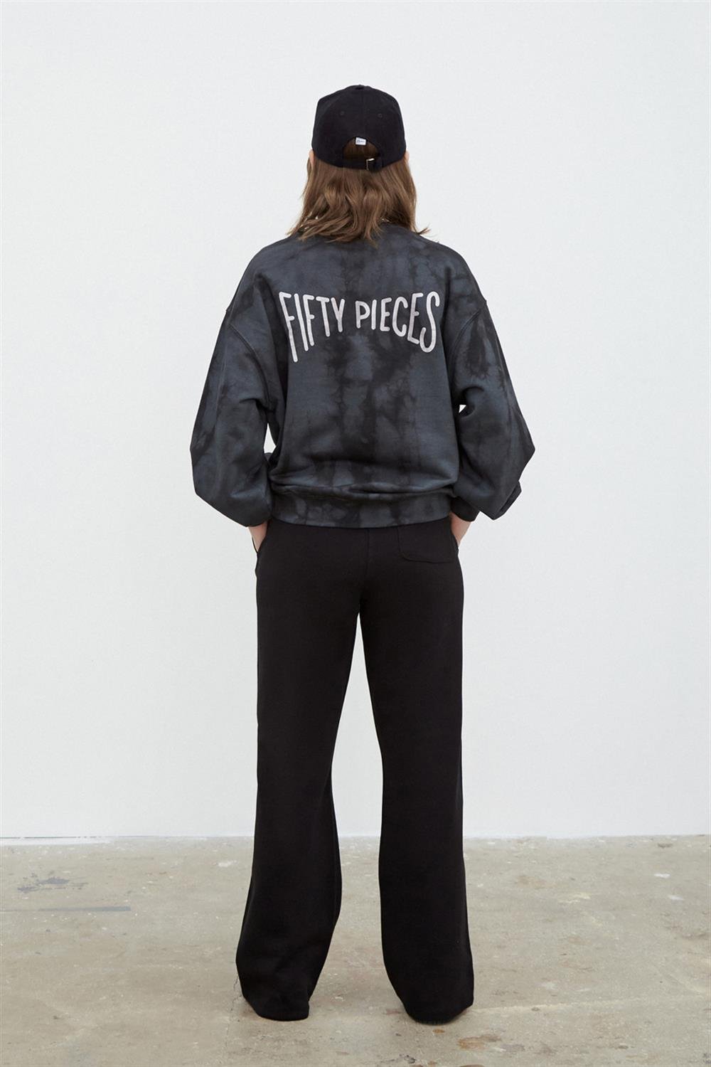 KADIN SIRT BASKILI OVERSIZE BATİK SWEATSHIRT