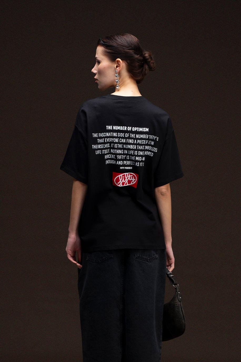 Kadın Siyah Oversize Sırt Baskılı T-Shirt