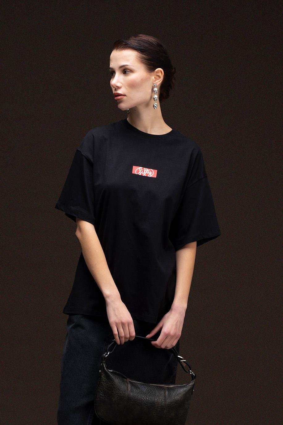 Kadın Siyah Oversize Sırt Baskılı T-Shirt