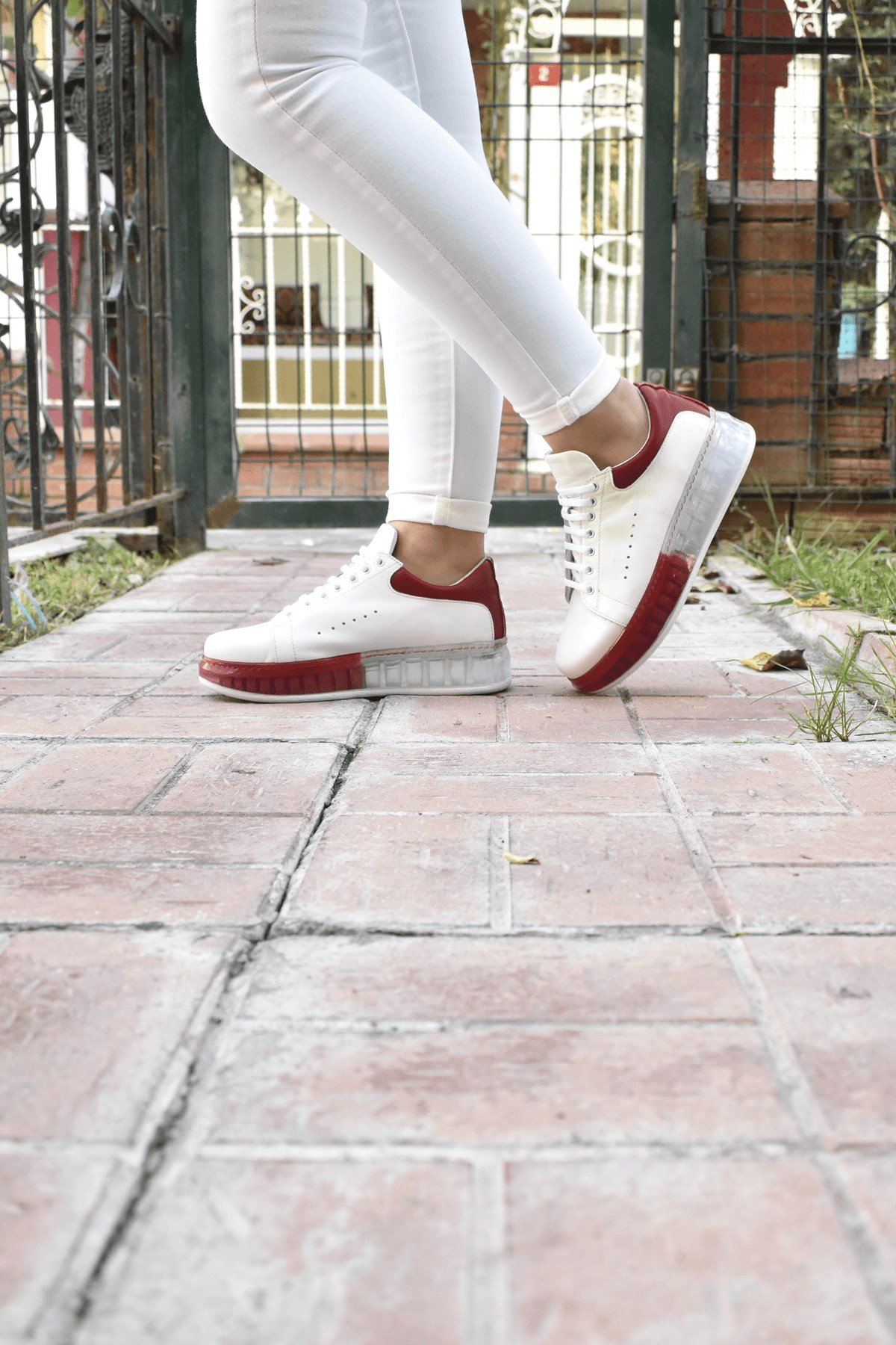 Hakiki Deri Beyaz Kırmızı Kadın Sneaker ITW305WRW