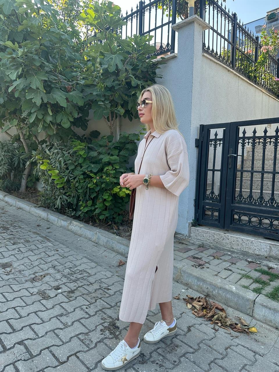 231022- Krem Fitilli Kısa Kollu Elbise
