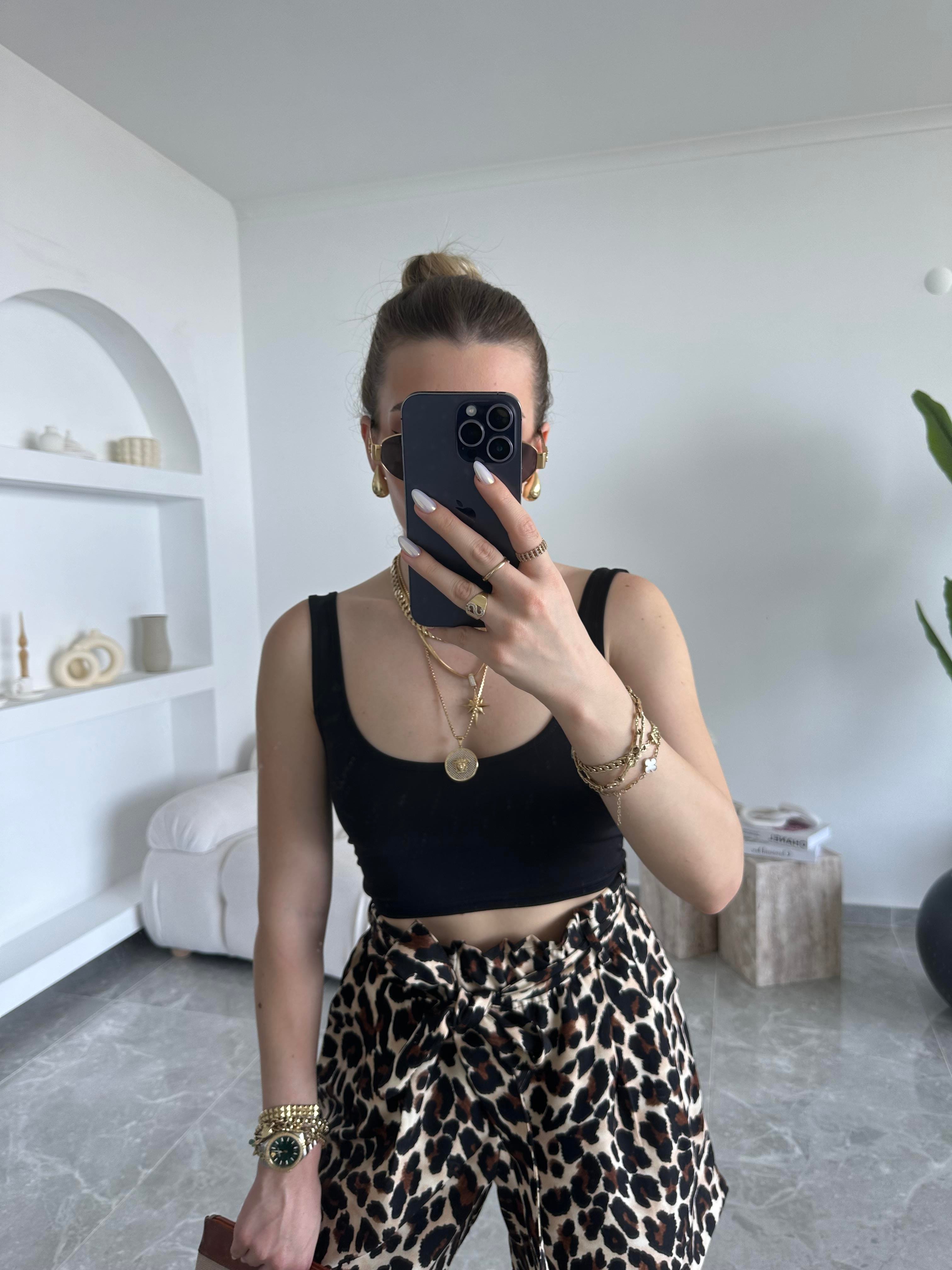 Askılı Siyah Crop Bluz