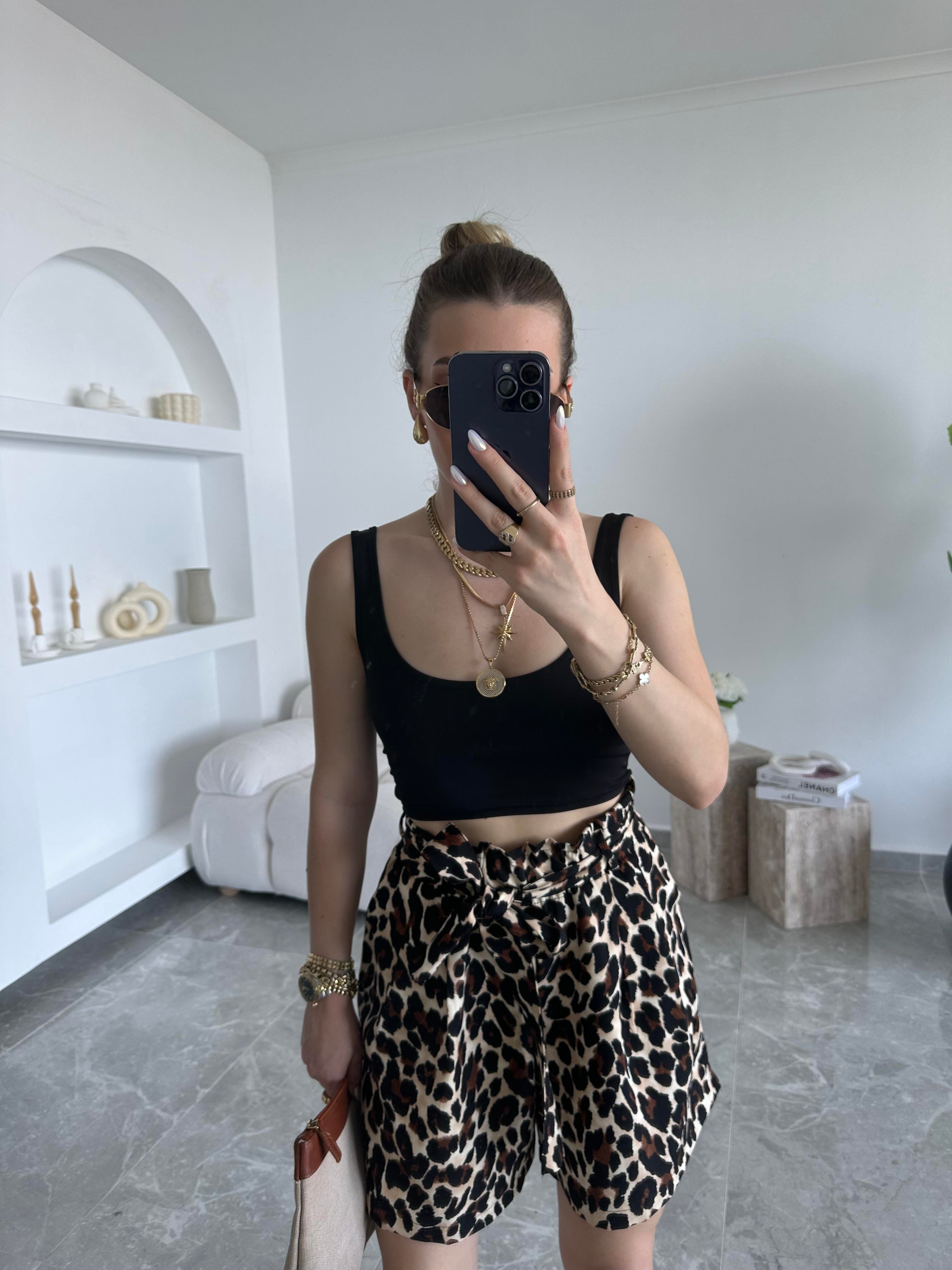 Askılı Siyah Crop Bluz