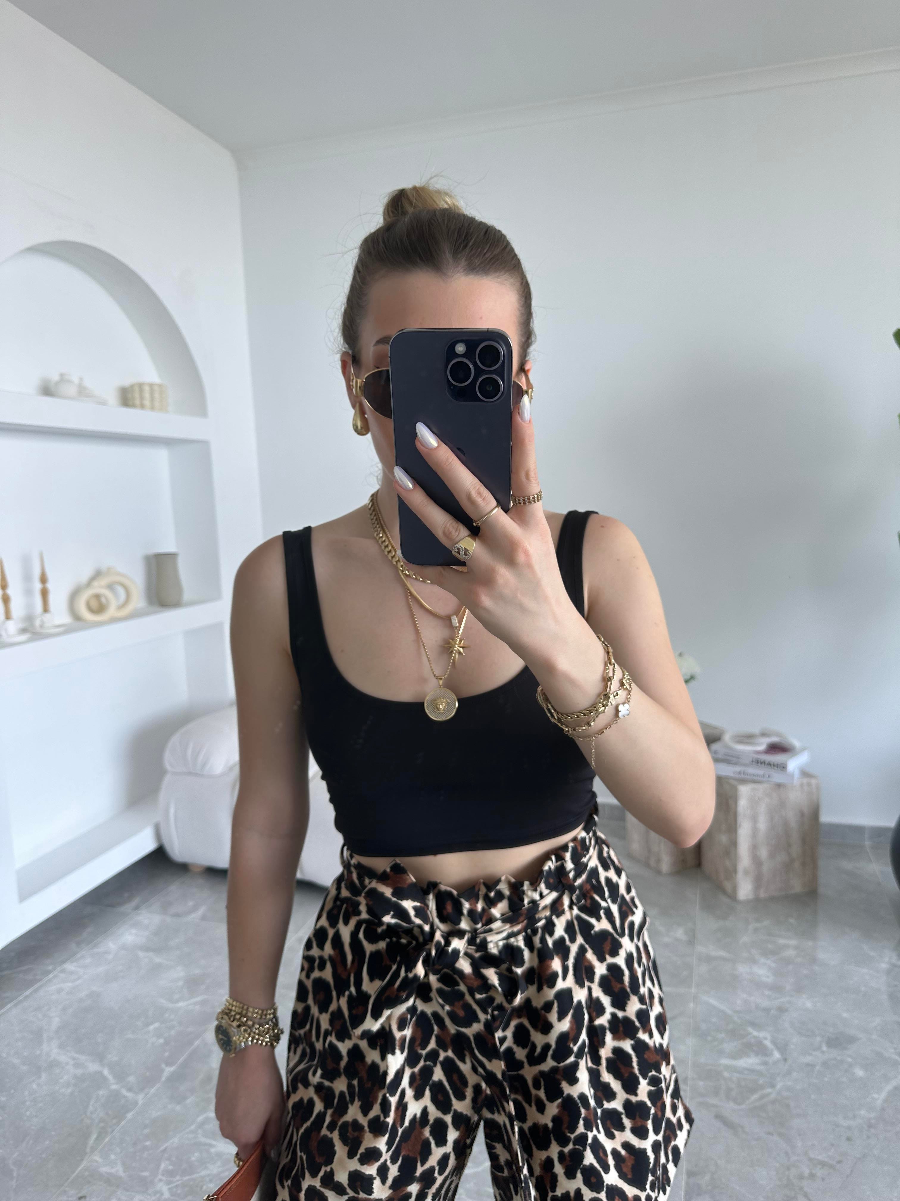 Askılı Siyah Crop Bluz