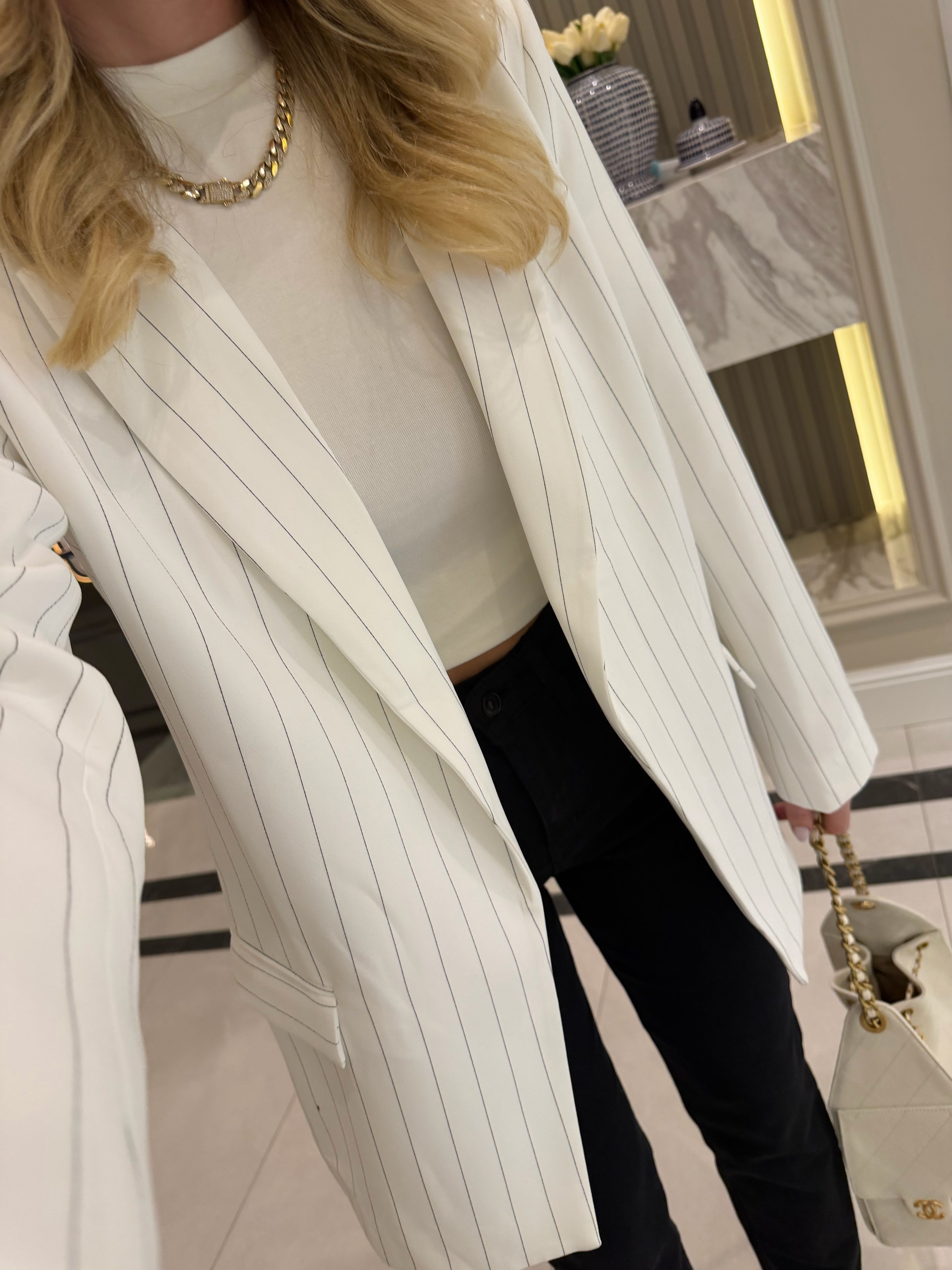 Beyaz Çizgili Blazer Ceket