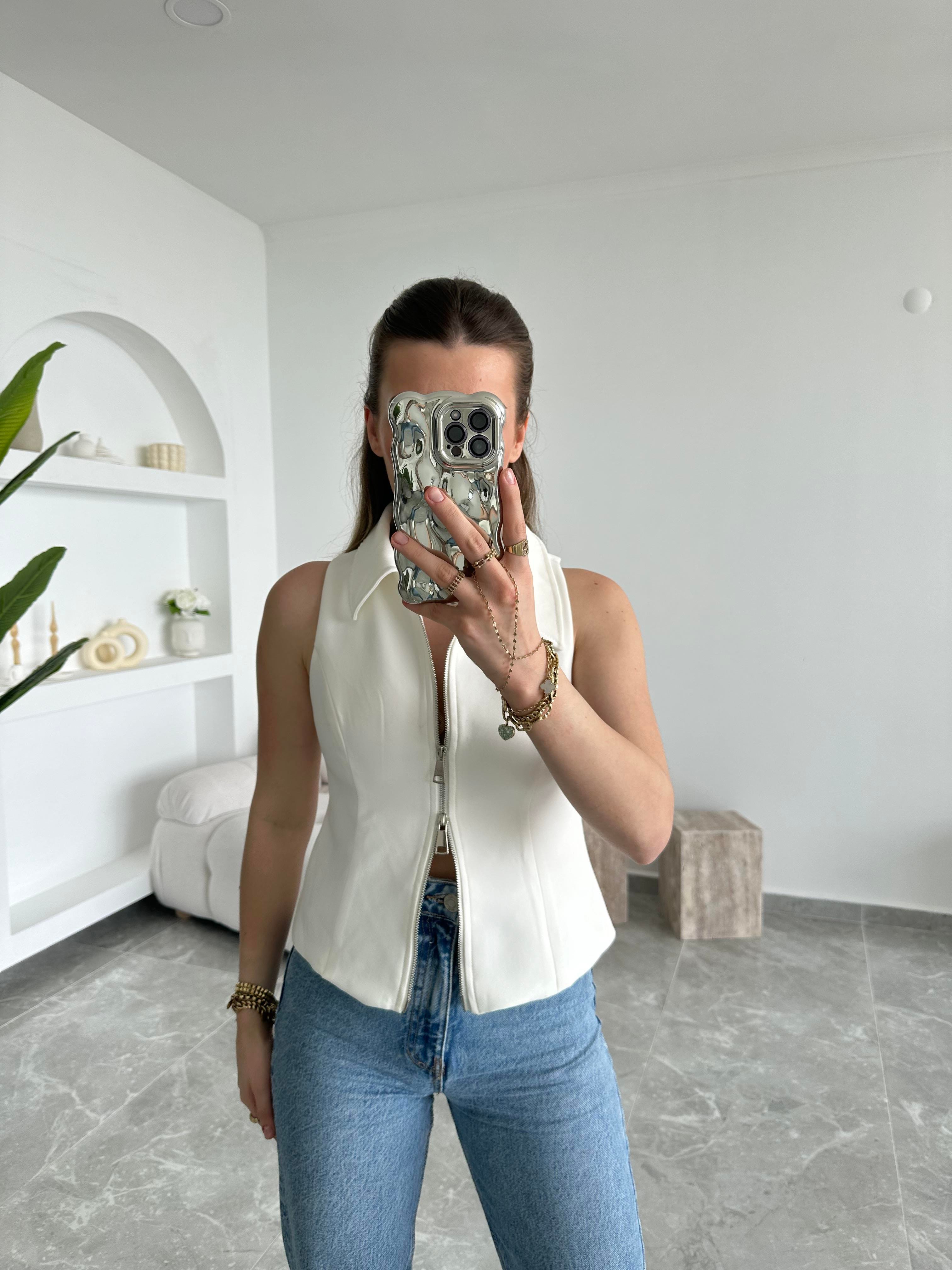 Beyaz Fermuarlı Fit Kesimli Yelek