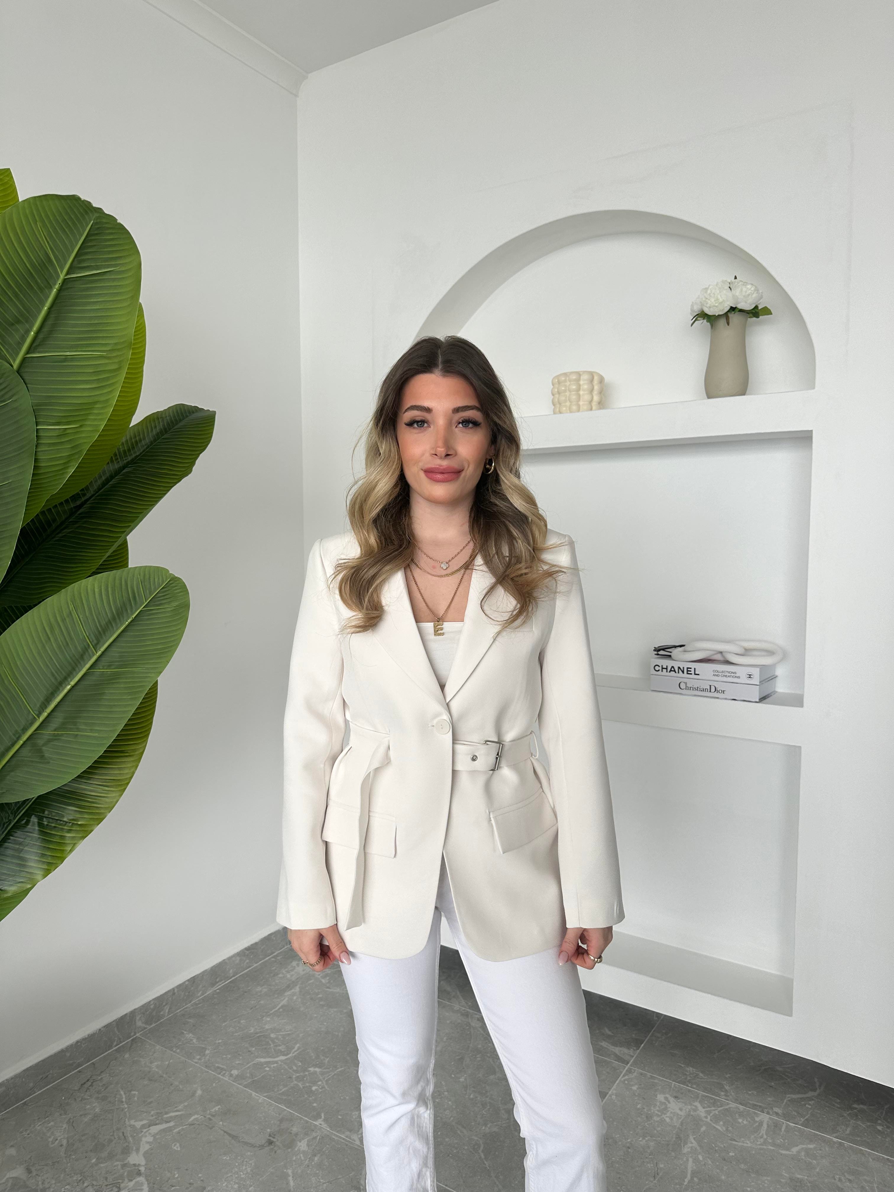 Beyaz Kemerli Tasarım Blazer Ceket-9367