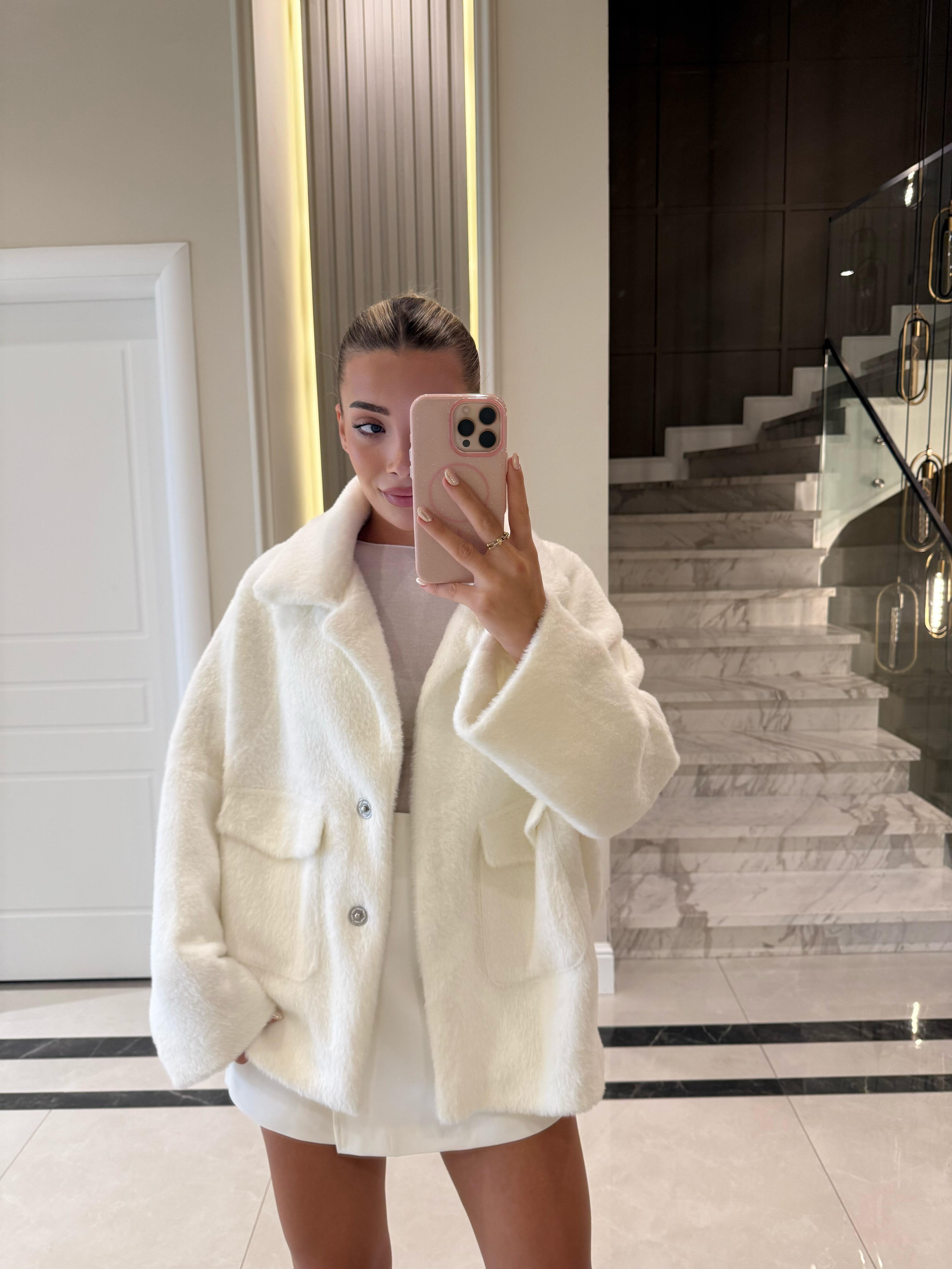 Beyaz  Marka Model Cep Detaylı Oversıze Kürk