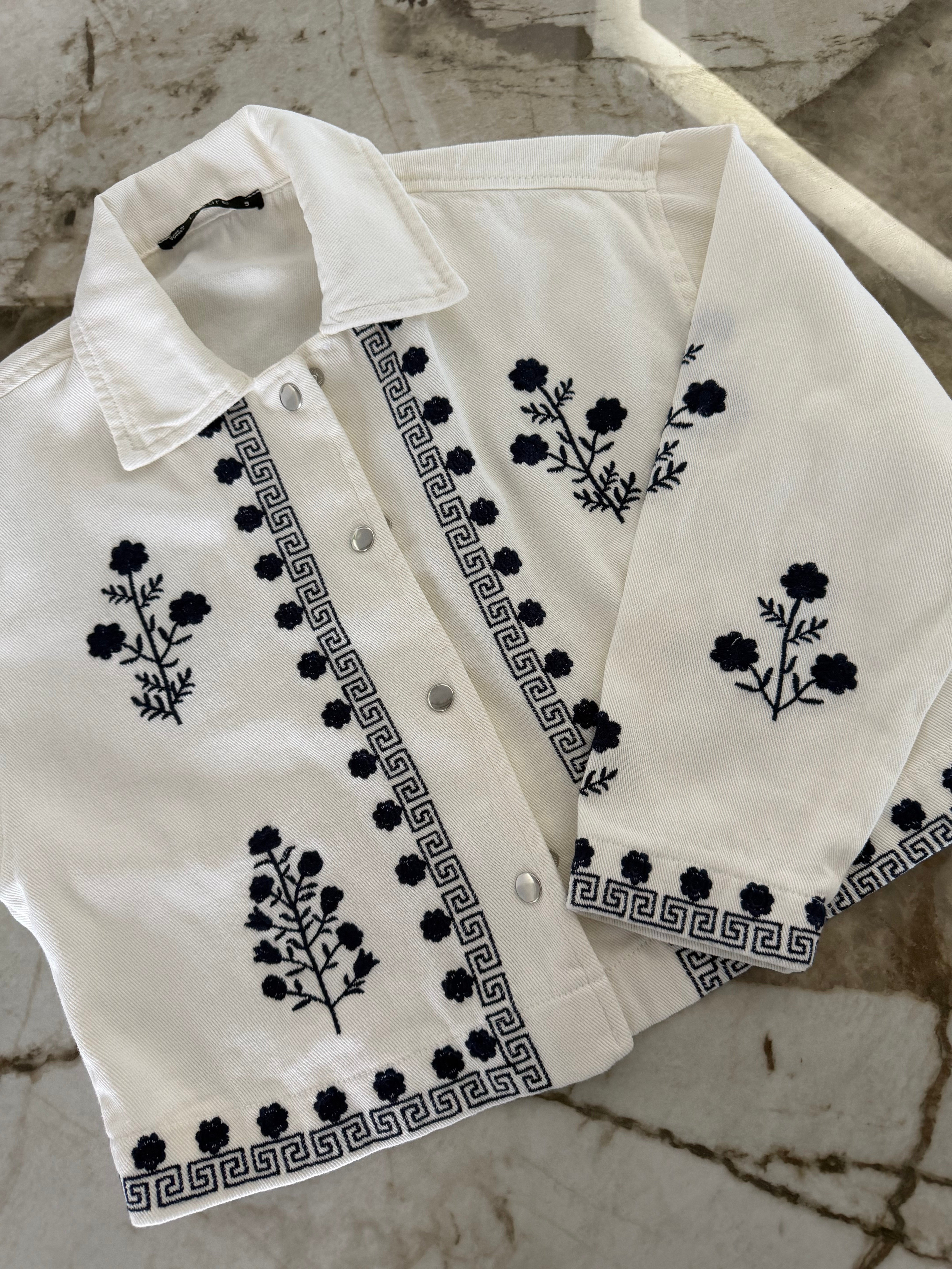 Beyaz Nakışlı Kısa Denim Ceket-5906