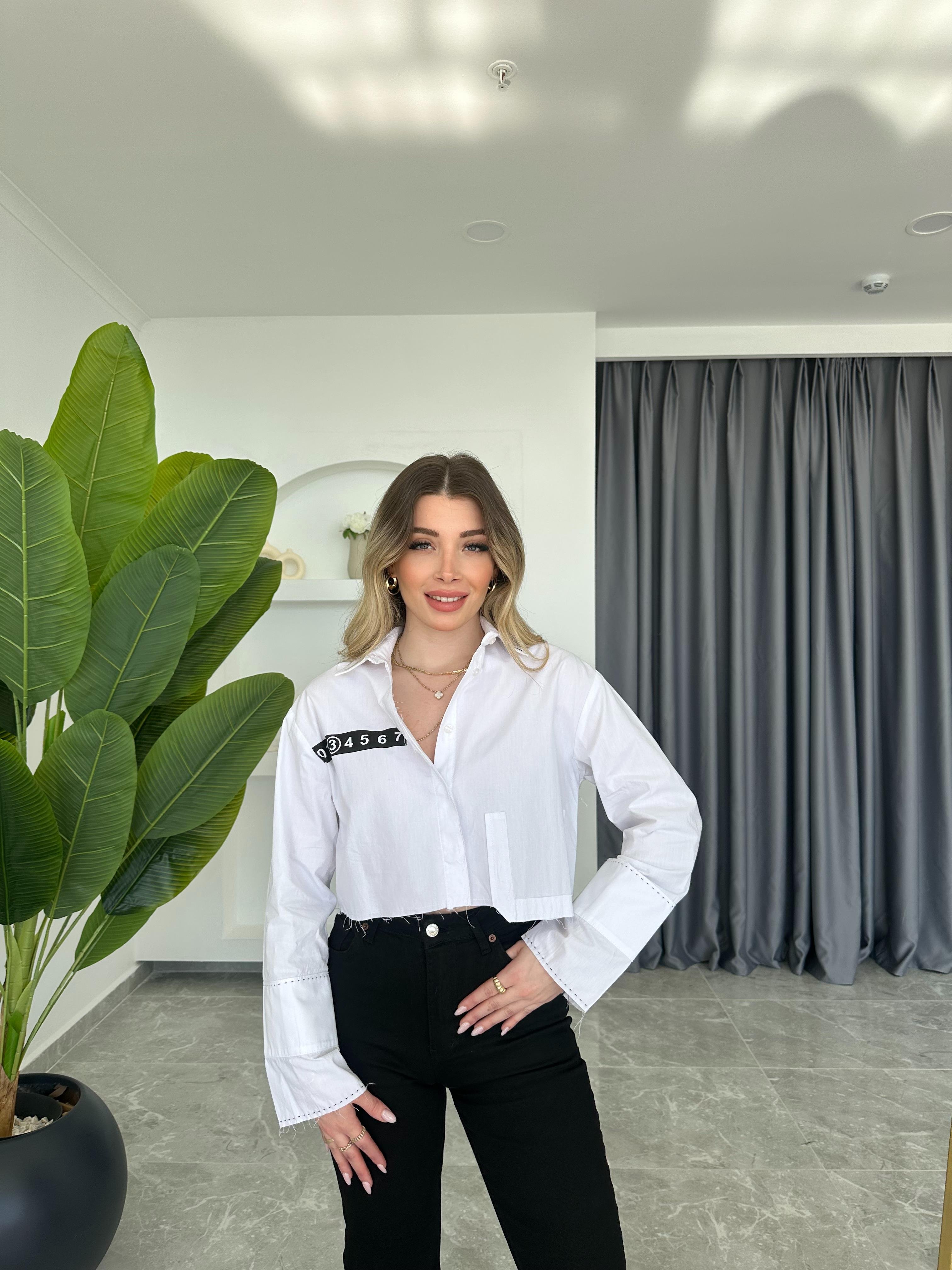 Beyaz Tasarım Crop Gömlek