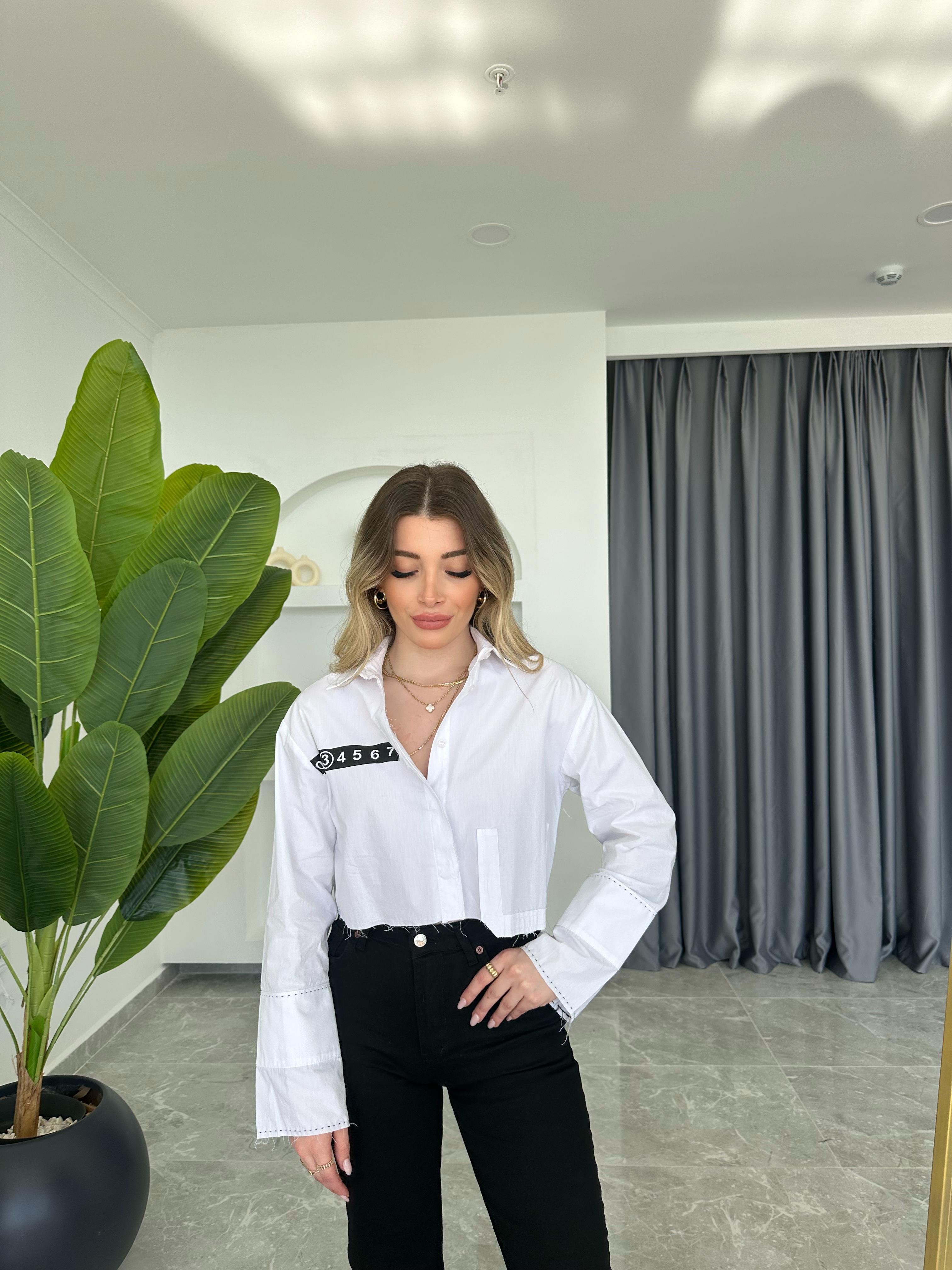 Beyaz Tasarım Crop Gömlek