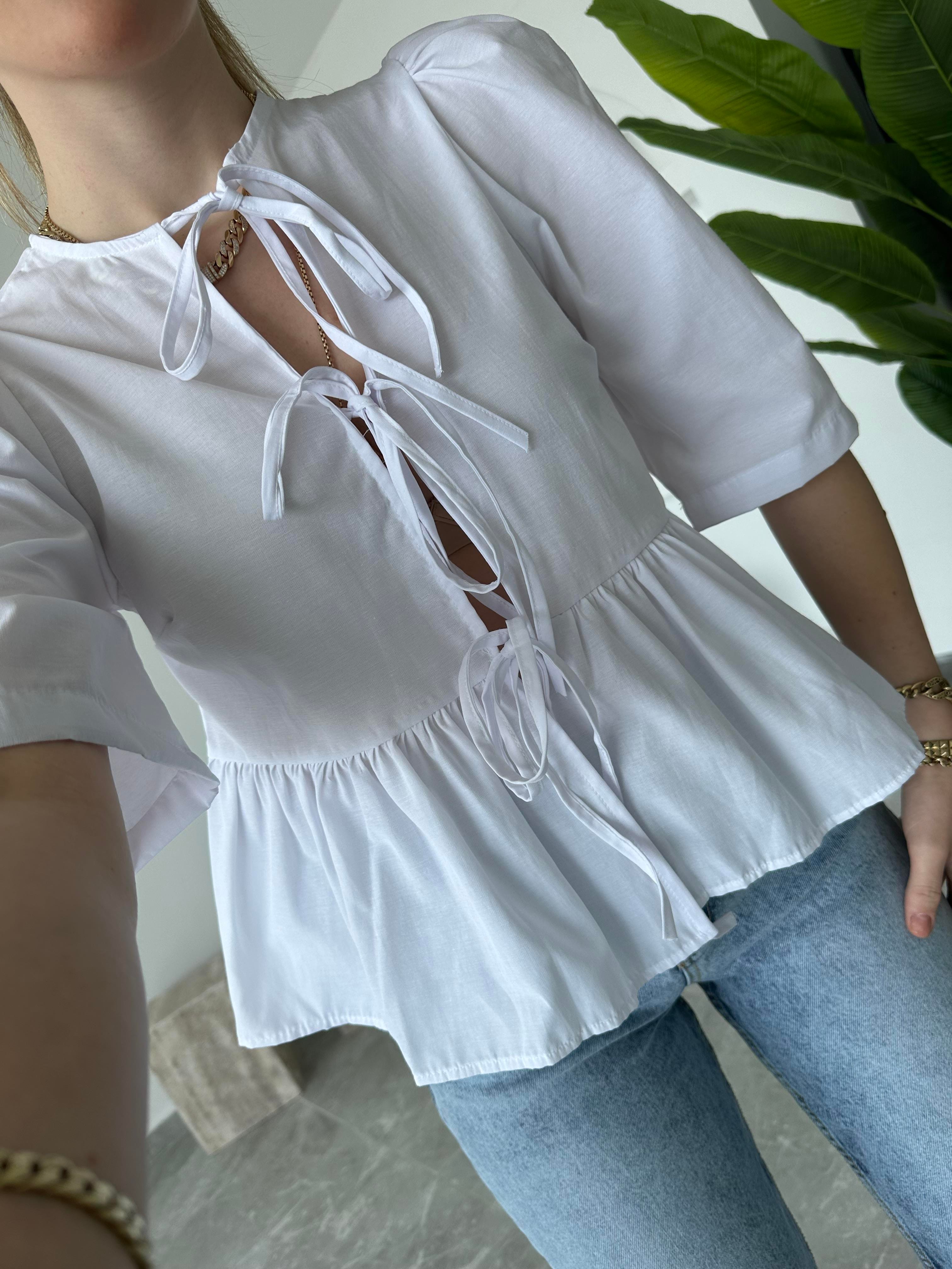 Beyaz Ucu Fırfırlı Fiyonklu Poplin Bluz
