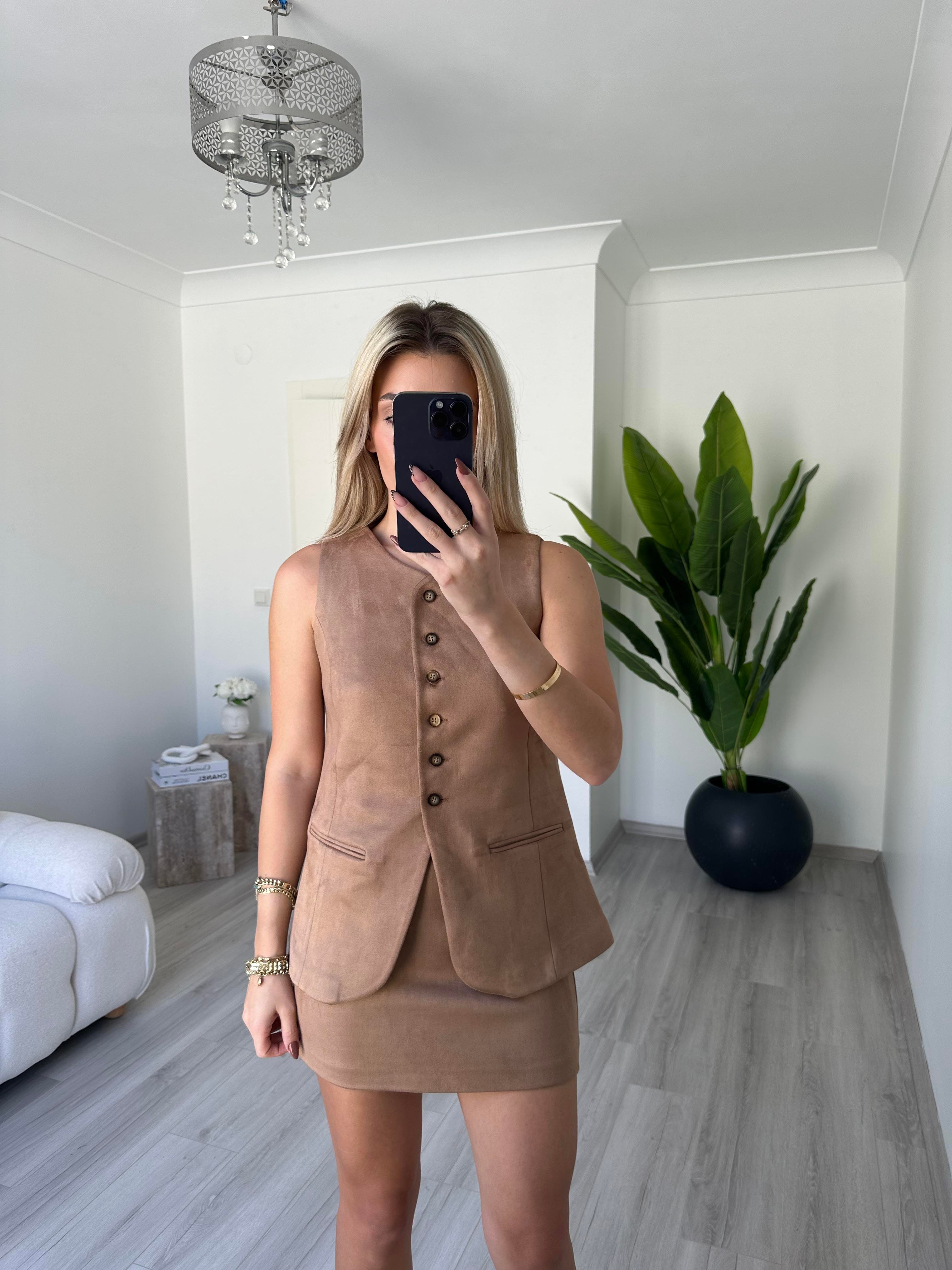 Camel Astarlı Süet Yelek