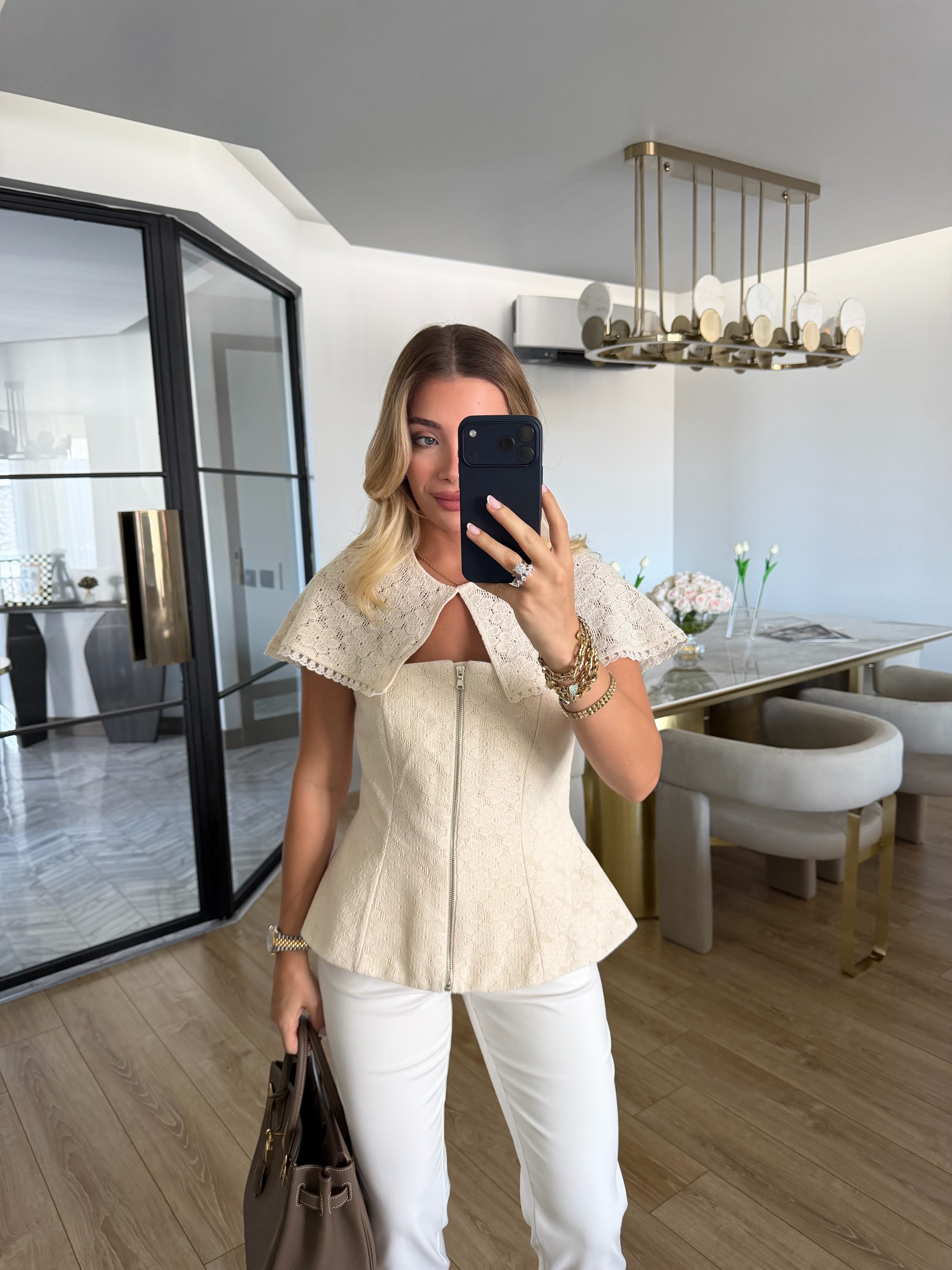 Ekru Dantel İşlemeli Pelerinli Bluz-37526