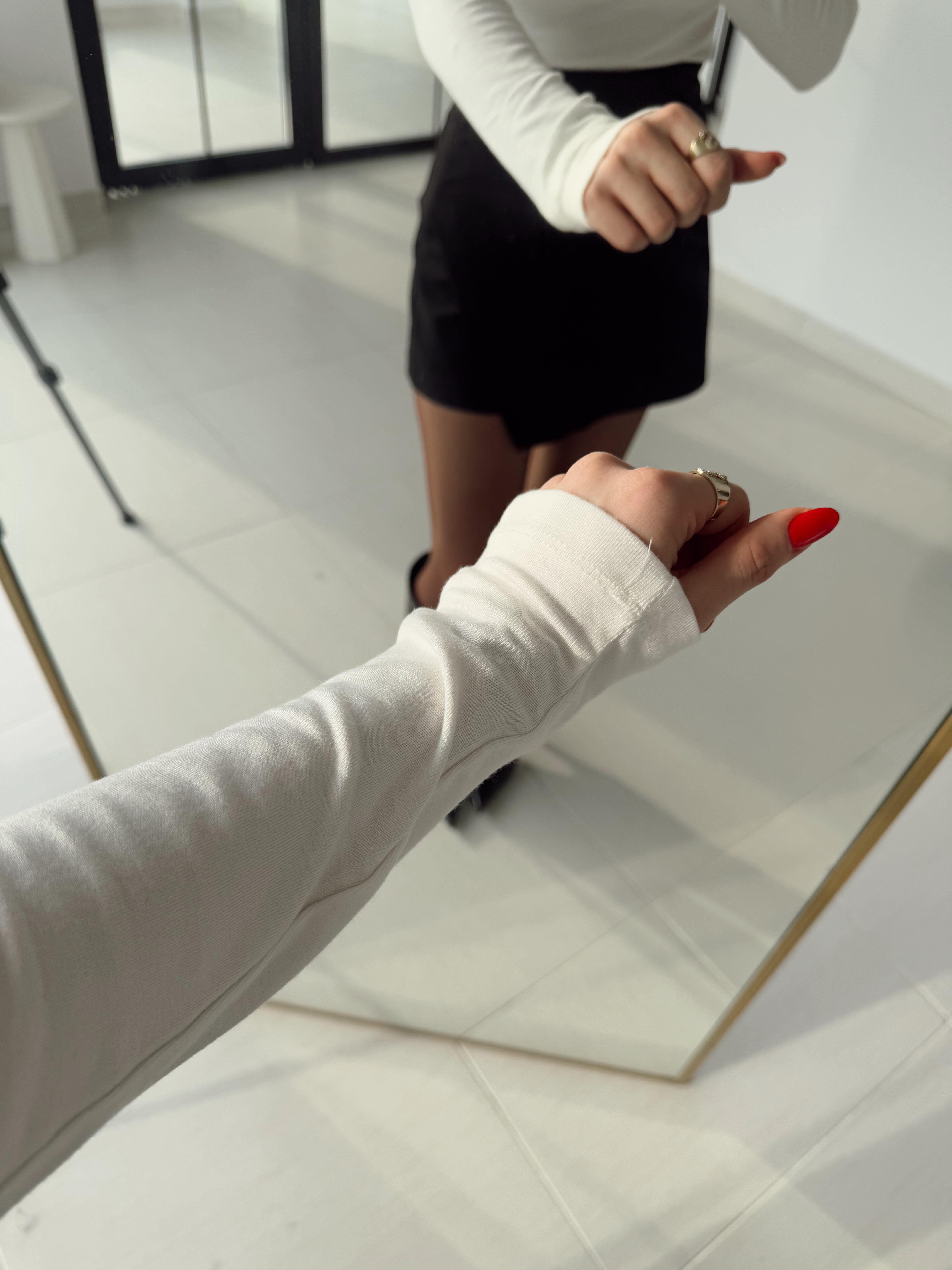 Ekru  Orjinal Marka Boğazlı Modal Kumaş Basic Bluz