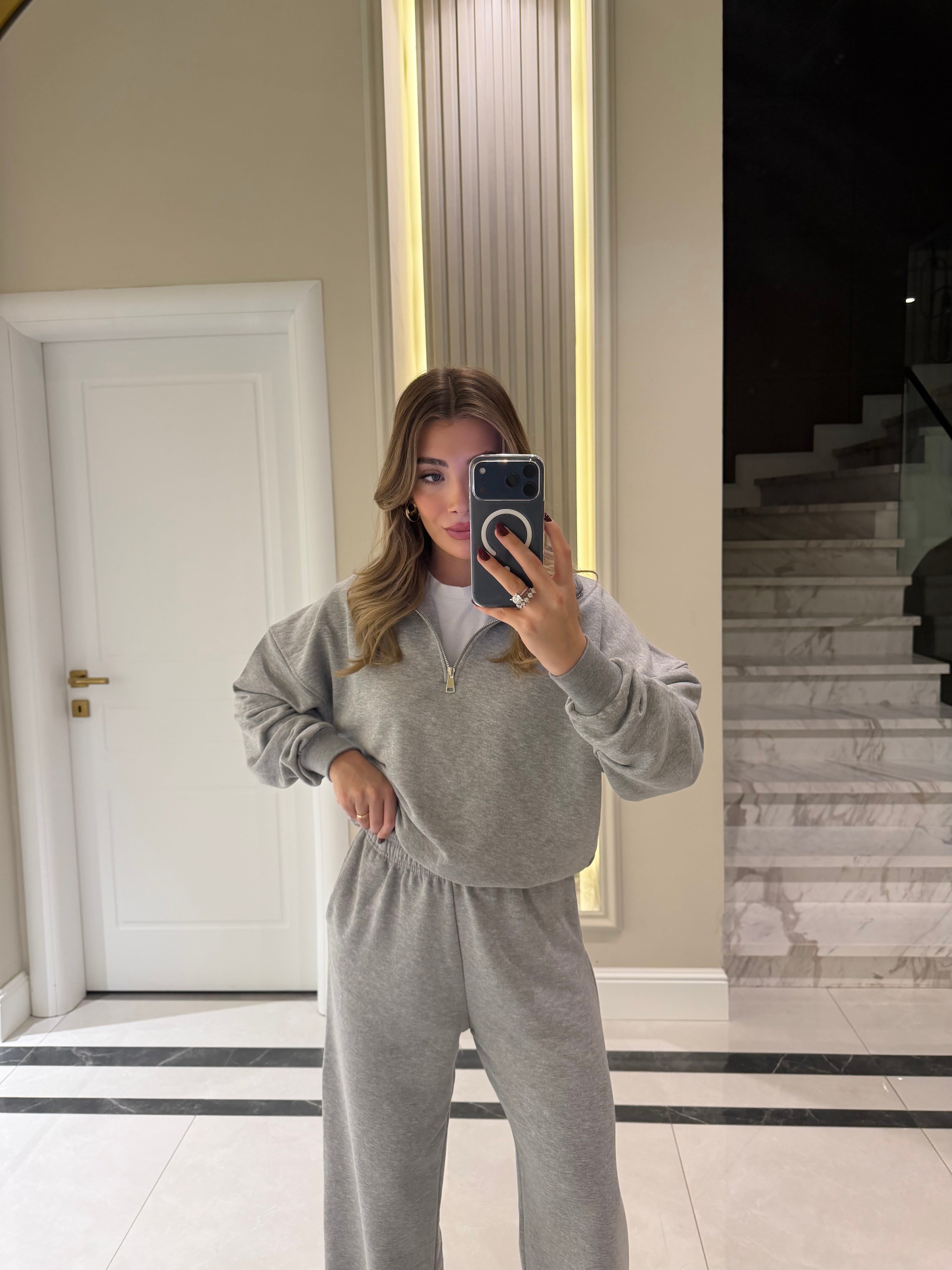 Gri Yarım Fermuarlı Spor Takım