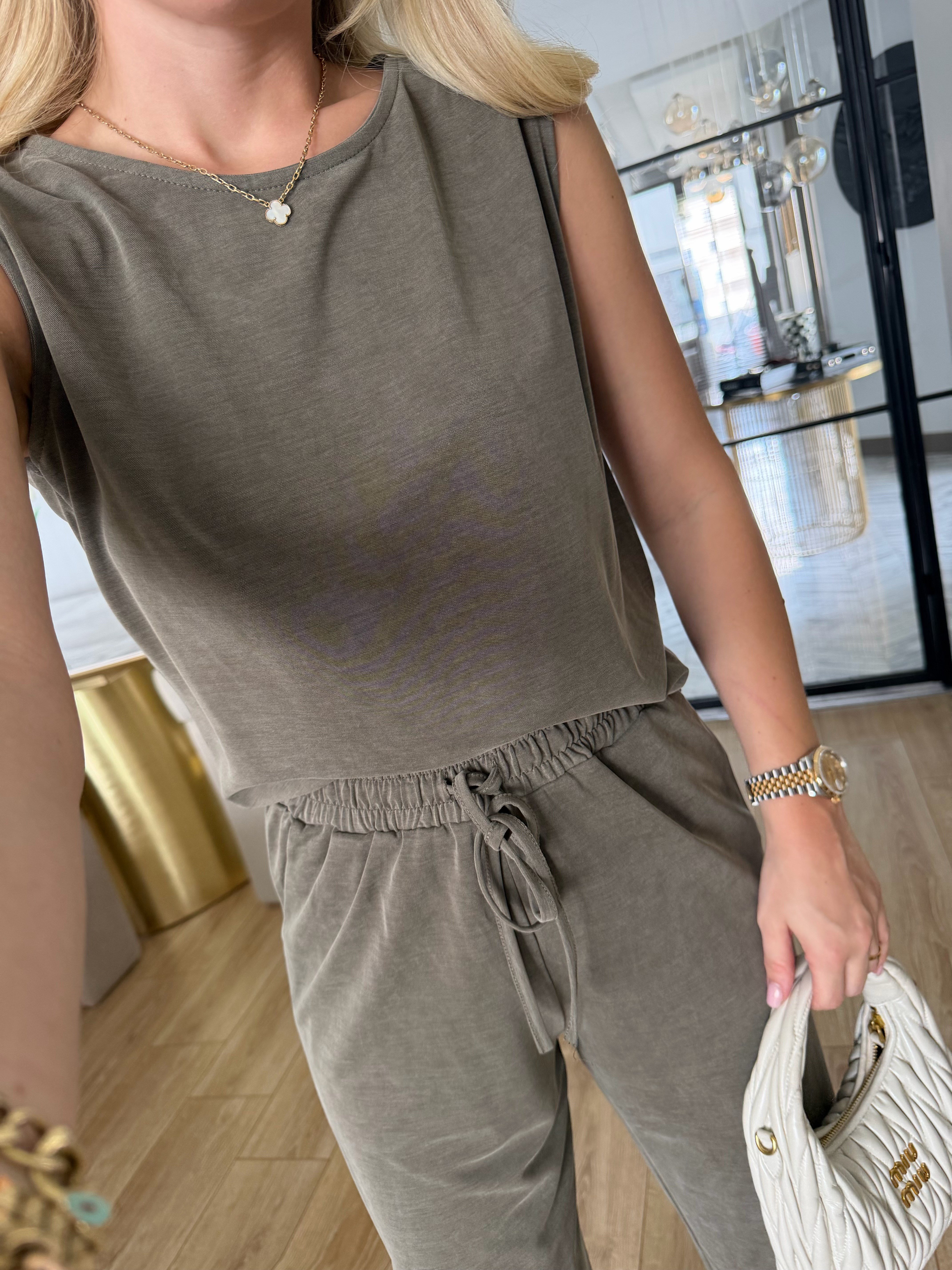 Haki Sıfır Kol Modal Kumaşlı Bluz Pantolon İkili Takım -7272