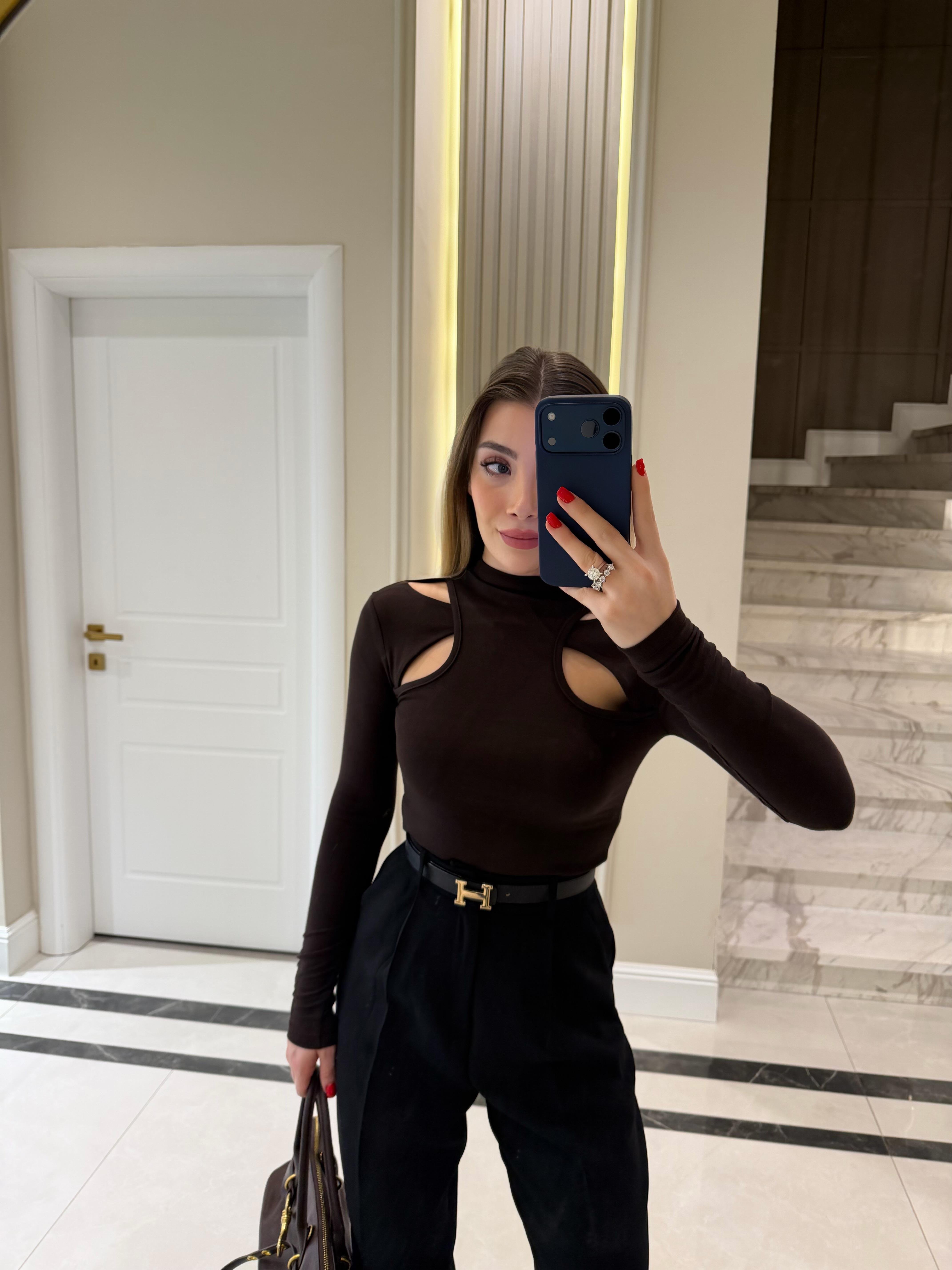 Kahve Önü Pencere Detaylı Bluz-1011