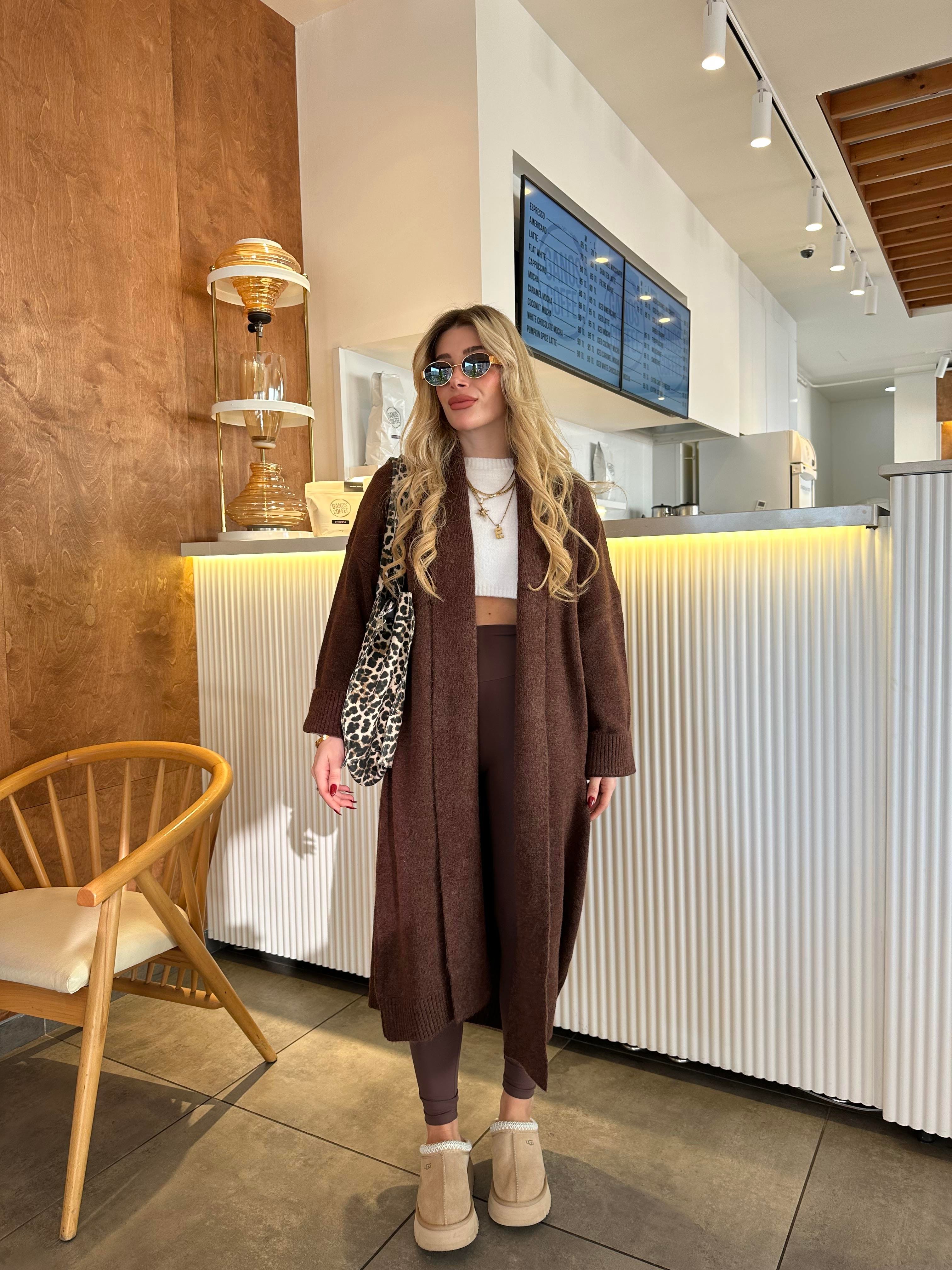 Kahve Rengi Marka Model Uzun Yün Hirka 