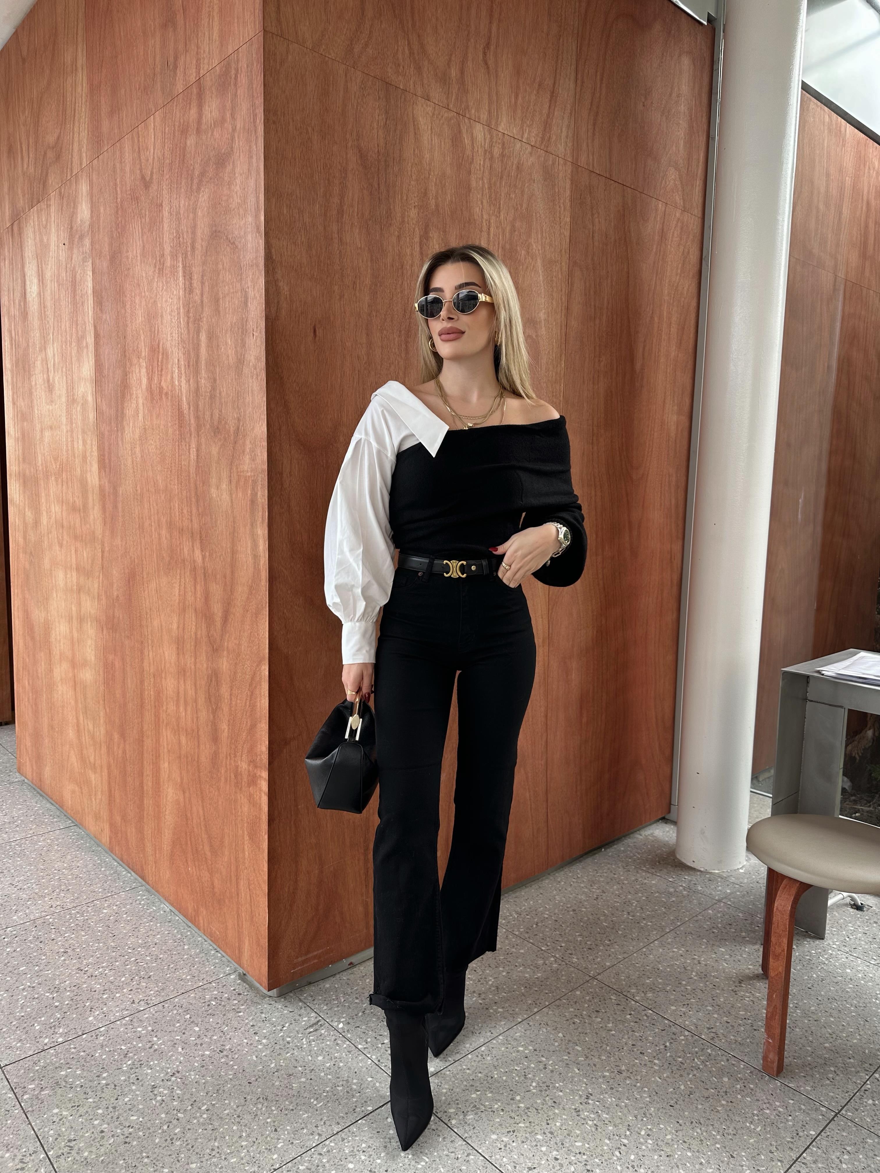 Marka Model Yaka Detaylı Triko Siyah Bluz