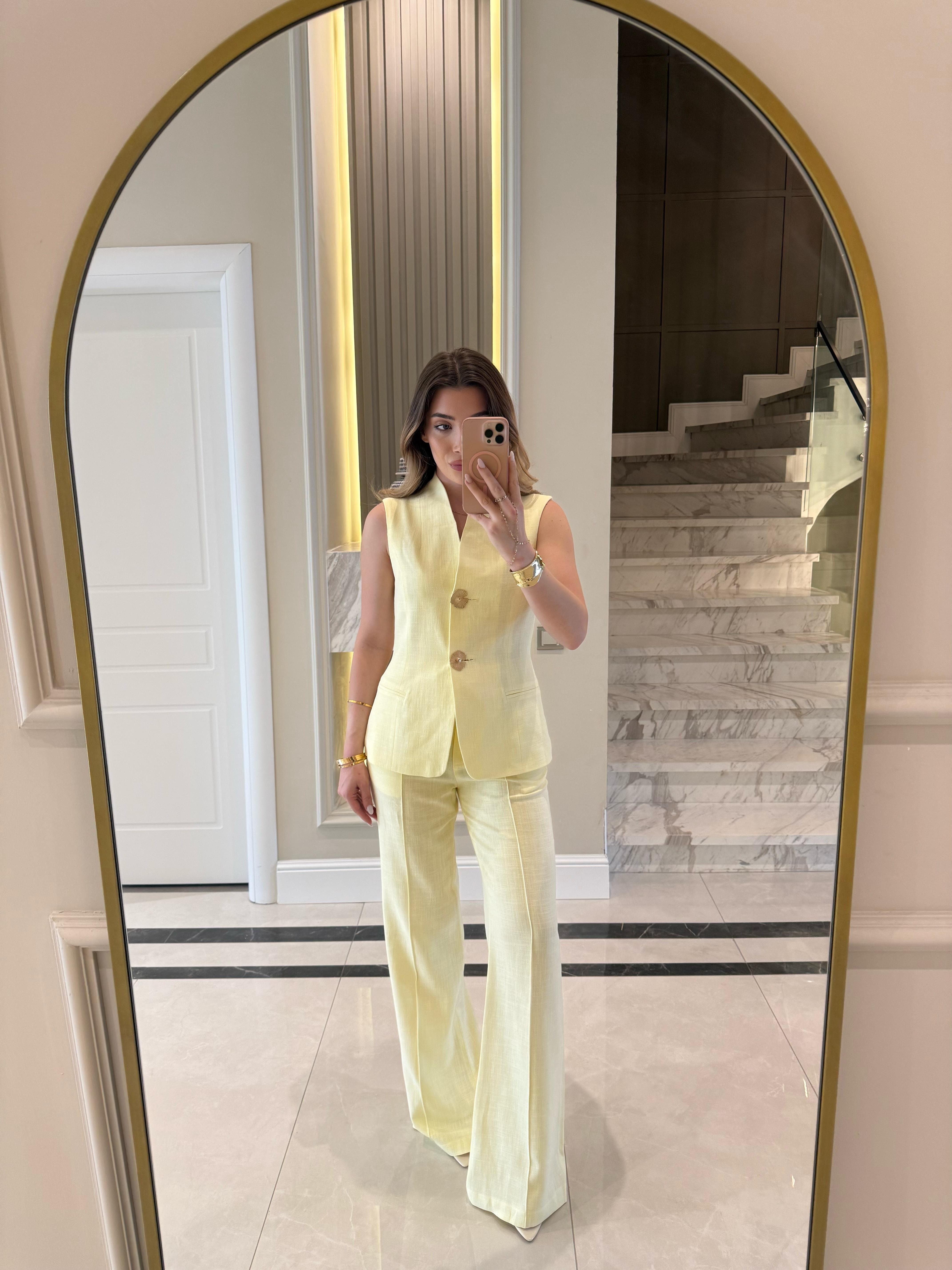 Sarı Keten  Gold Düğmeli Tulipa Takım