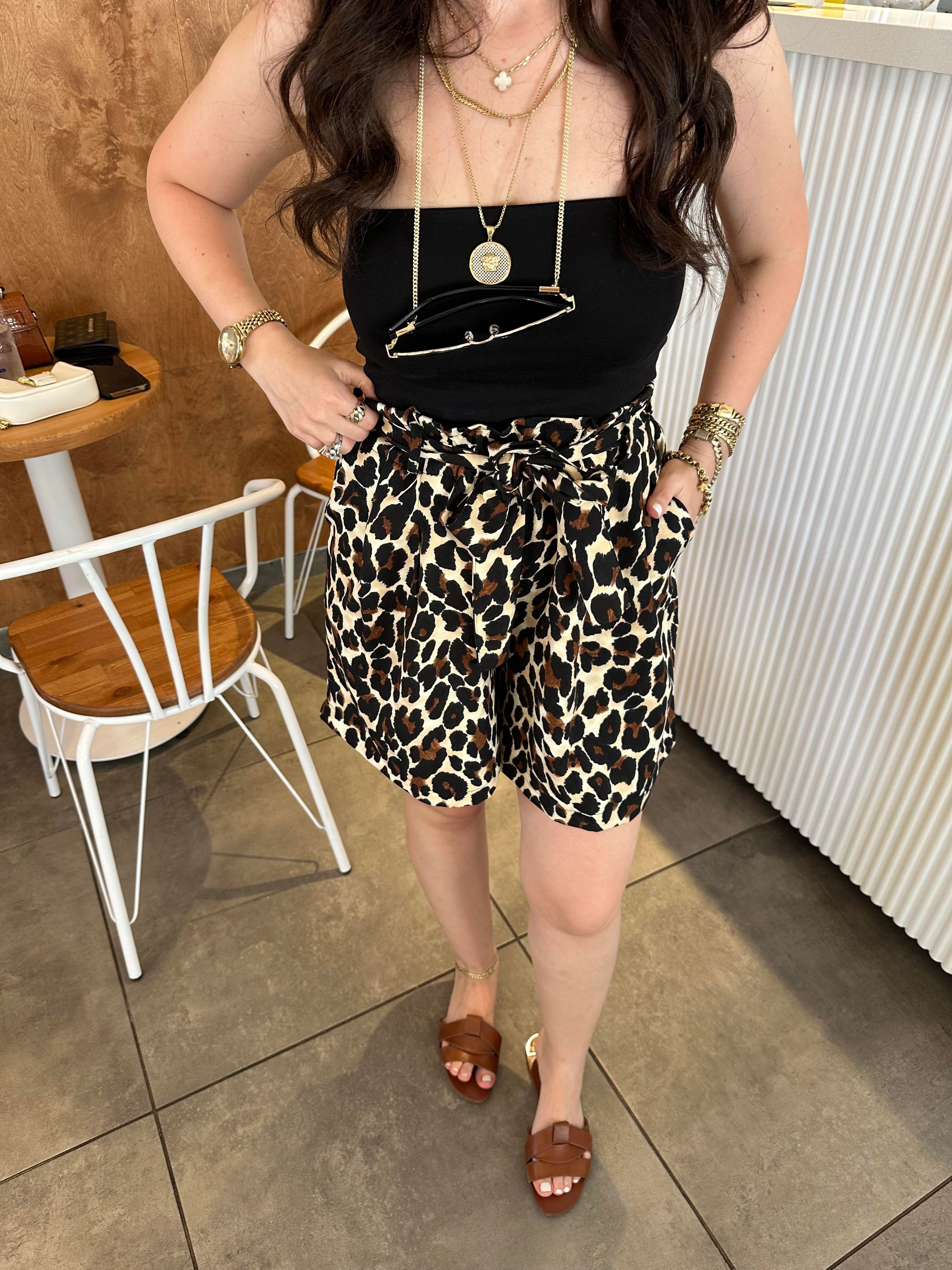 Şehir Boy Leopar Desenli Bermuda Şort