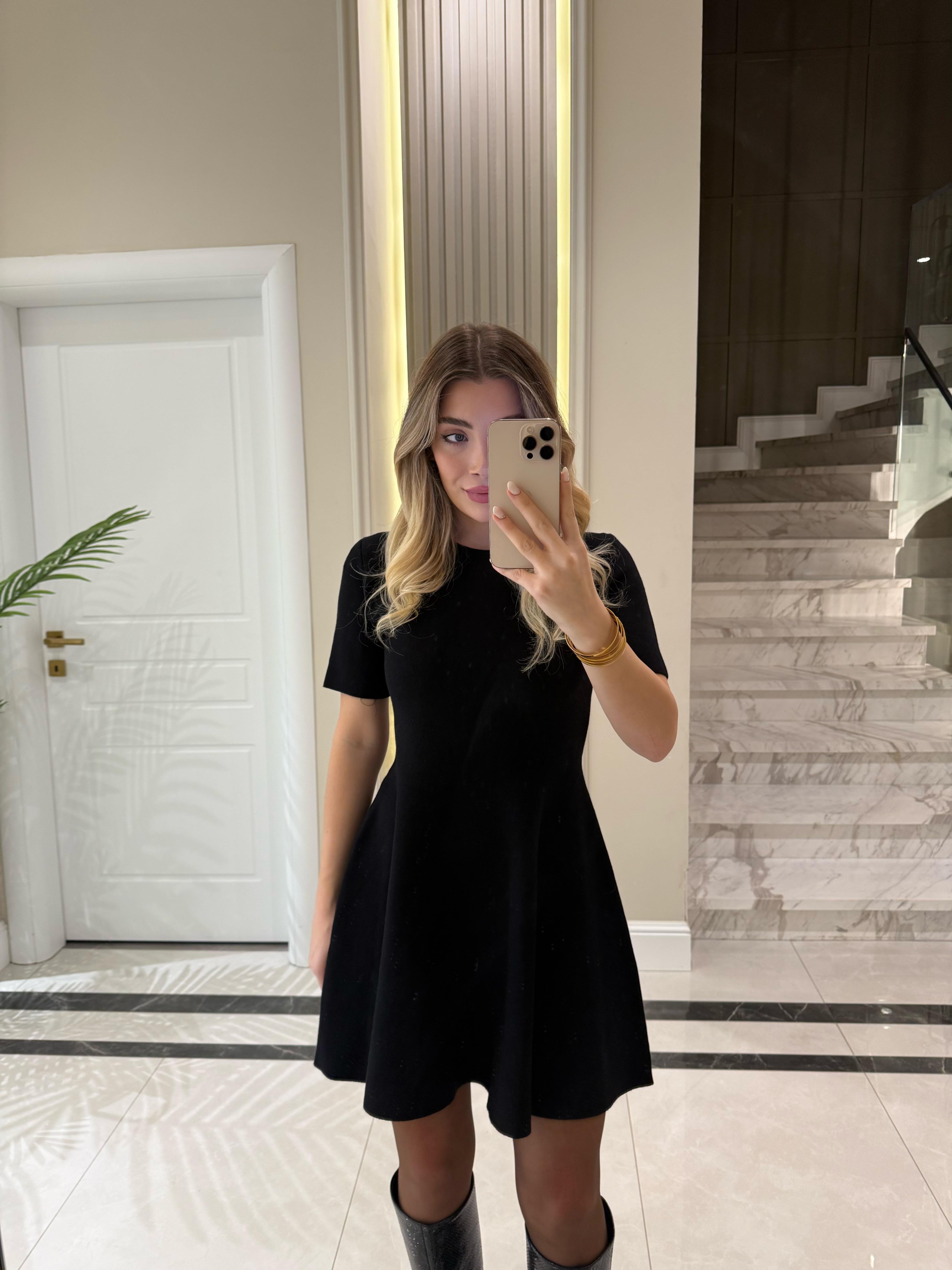 Siyah Bisiklet Yaka Volanlı Triko Elbise-90258