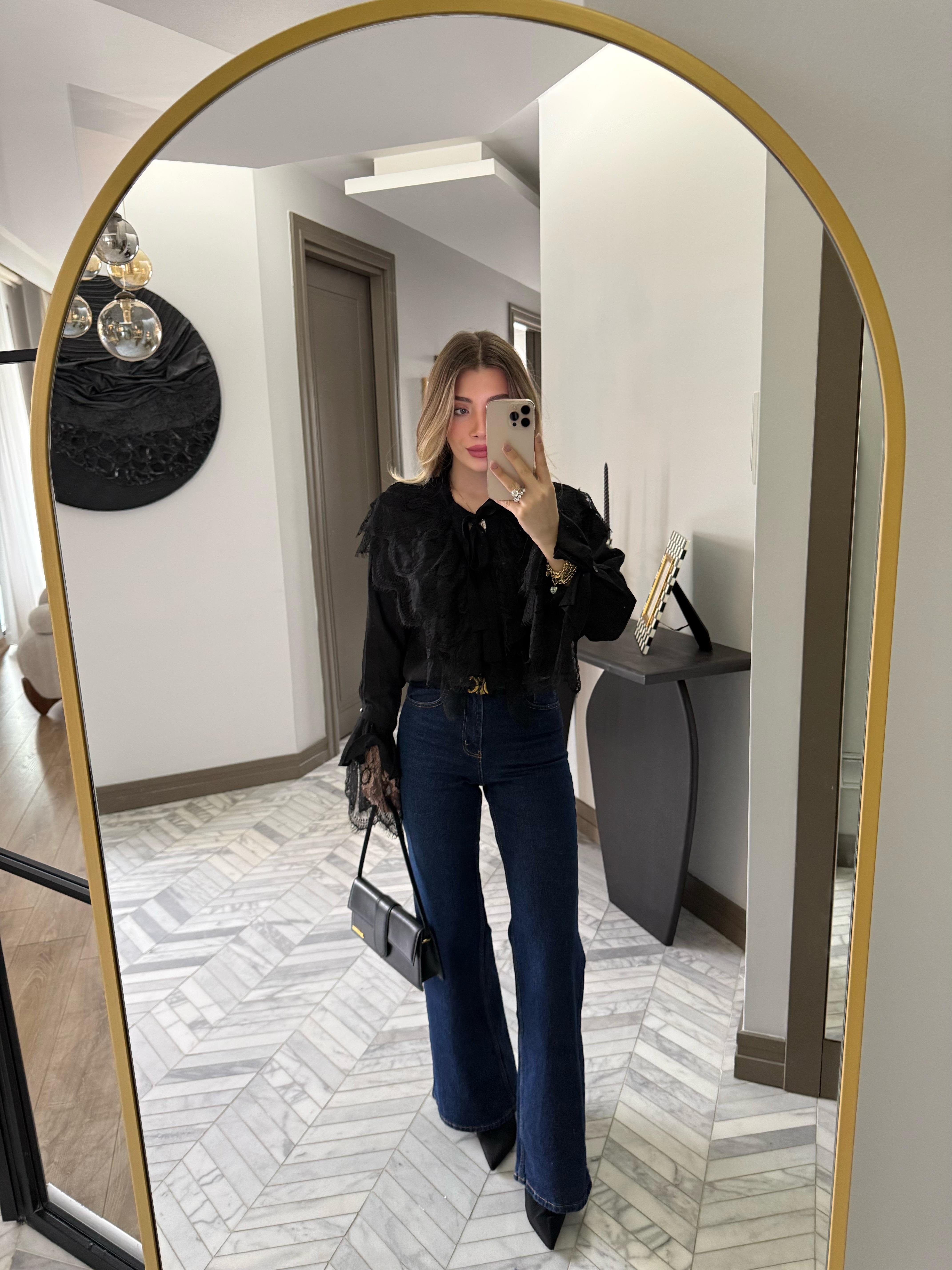 Siyah Dantelli Fırfır Detaylı Gömlek-34512