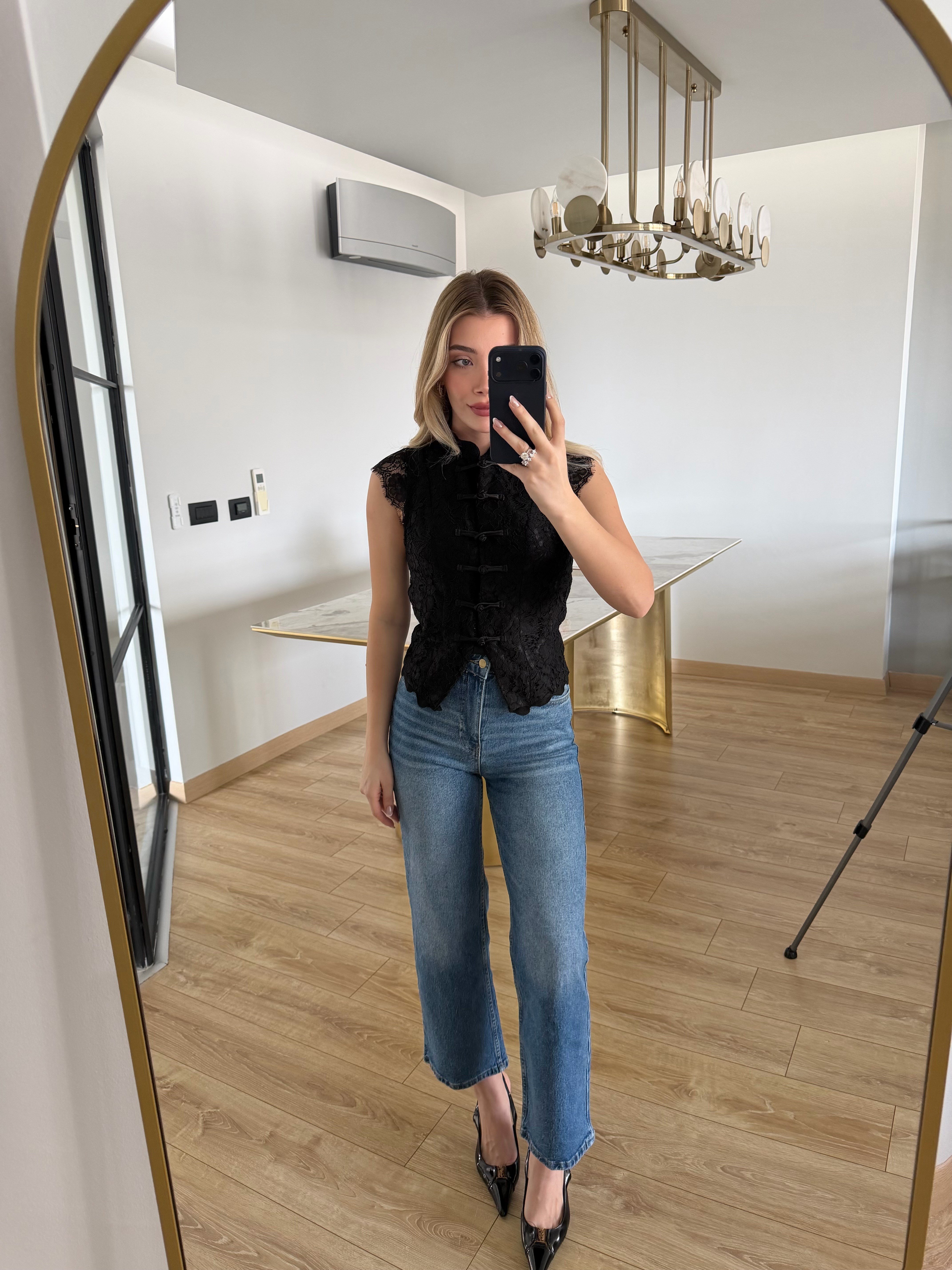 Siyah Dantelli Oturtmalı Bluz-37199