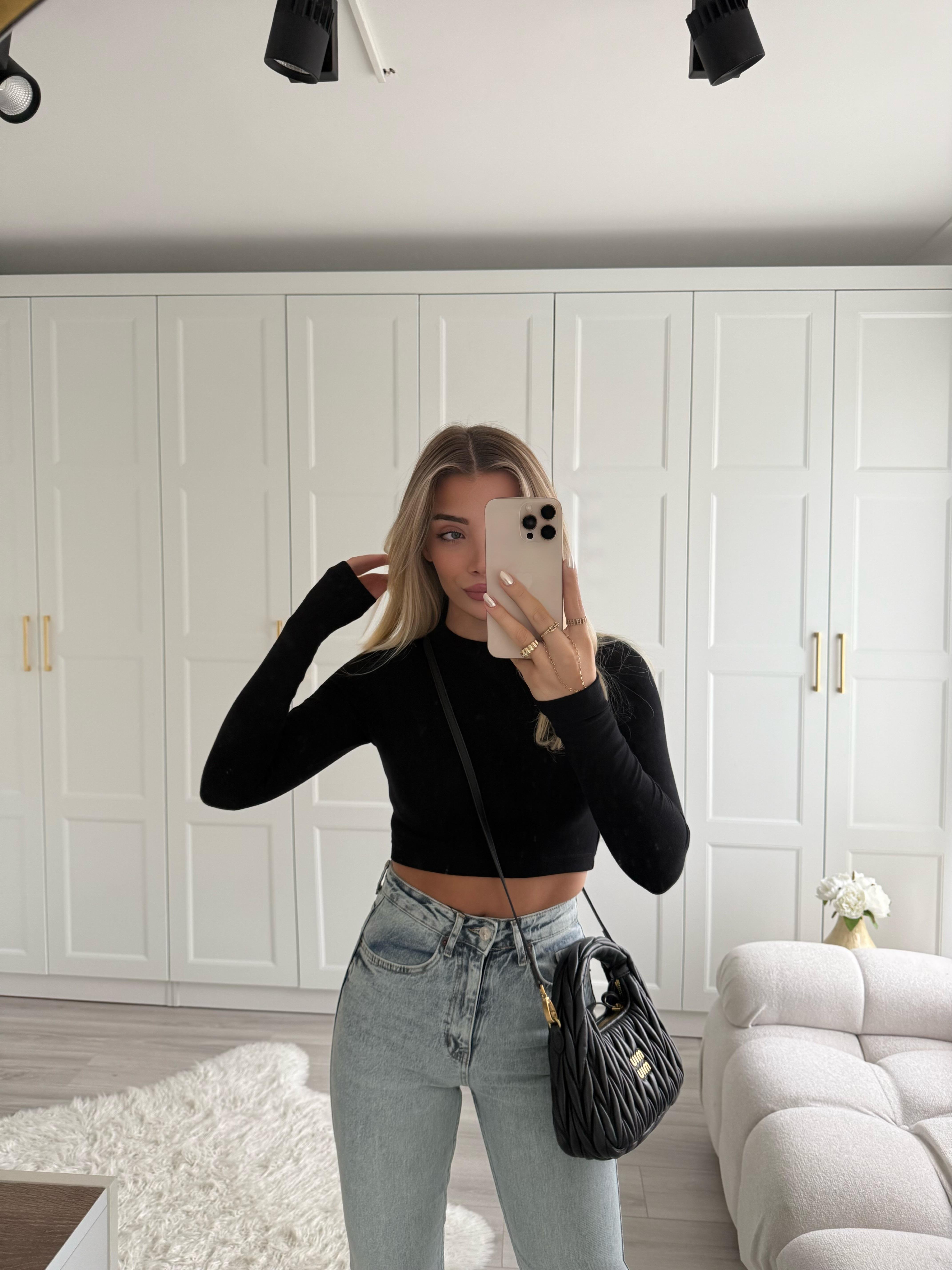 Siyah Modal Kumaş Massi Crop
