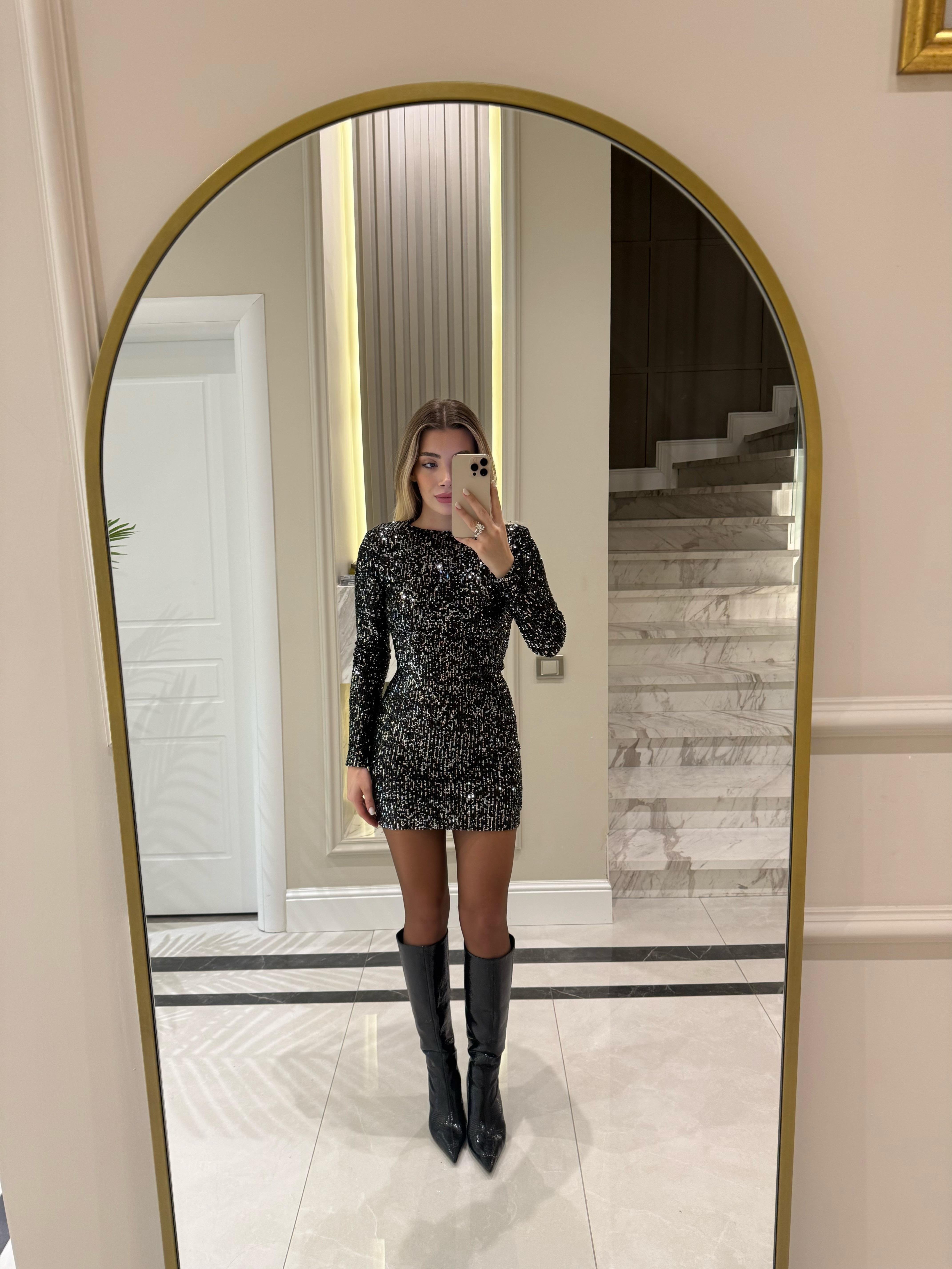 Siyah Omuz Vatkalı Pullu Mini Elbise-12218