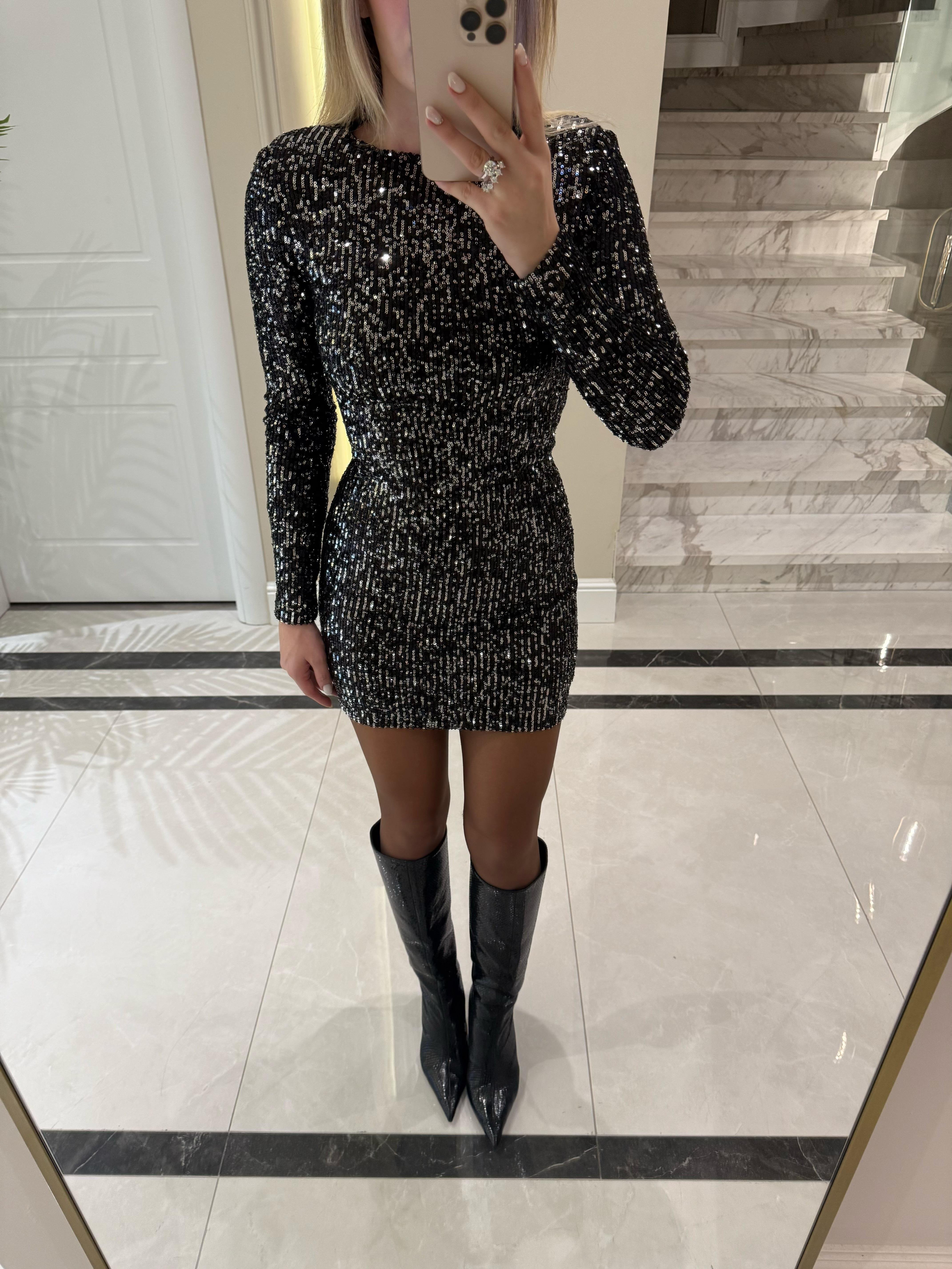 Siyah Omuz Vatkalı Pullu Mini Elbise-12218