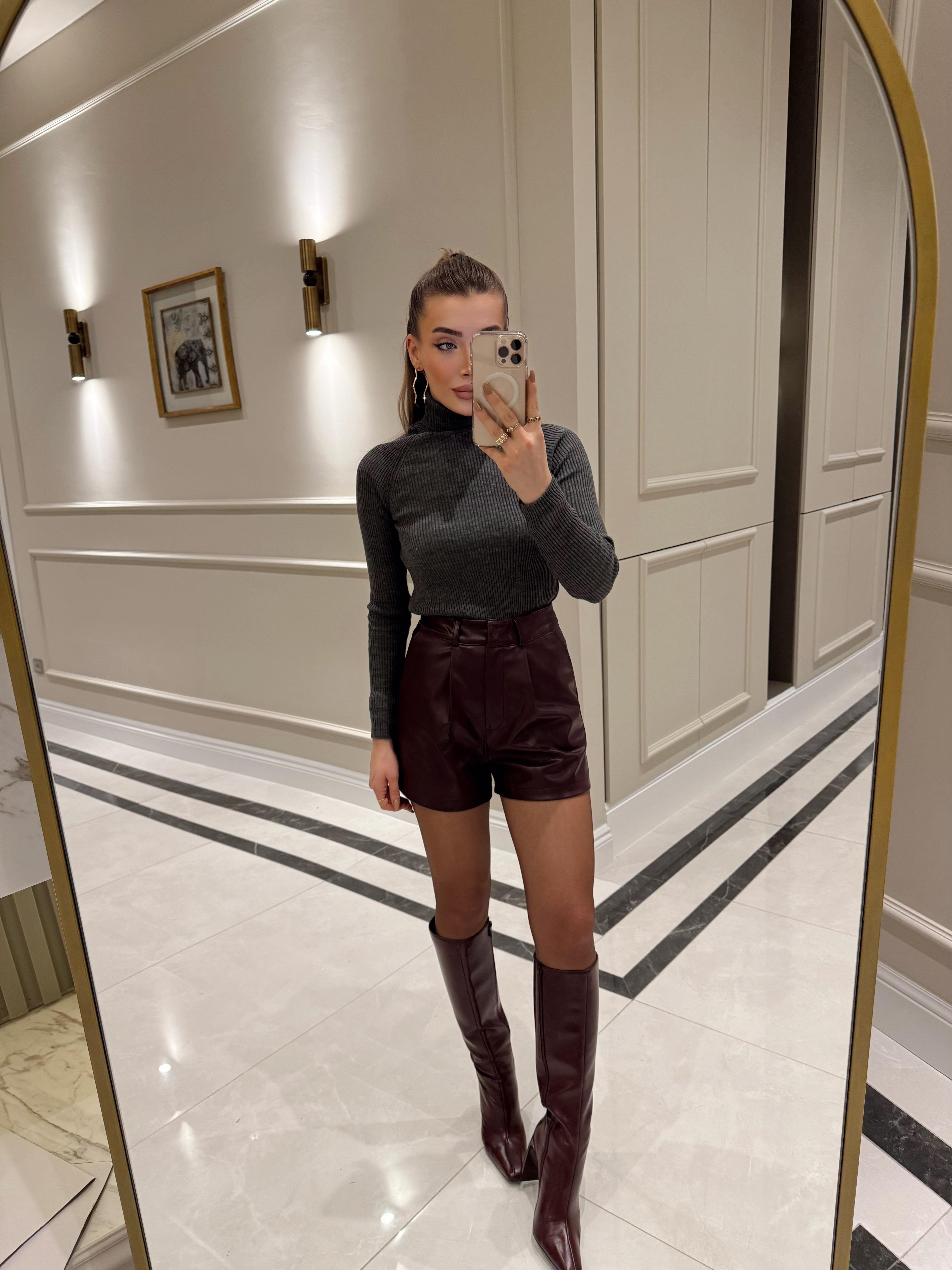 Yüksekbel Bordo Marka Model Deri Şort