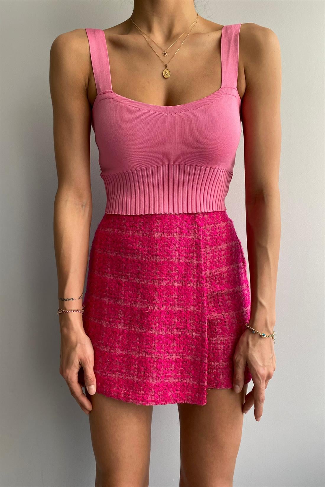 Crop Top Atlet PEMBE