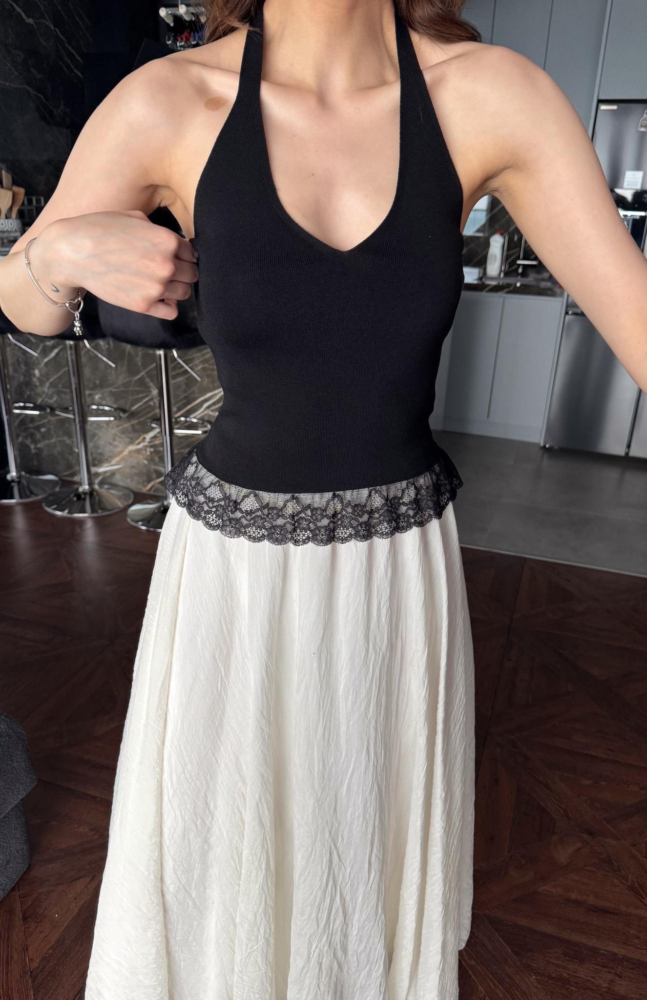Dantelli Halter V Yaka Triko Atlet SİYAH