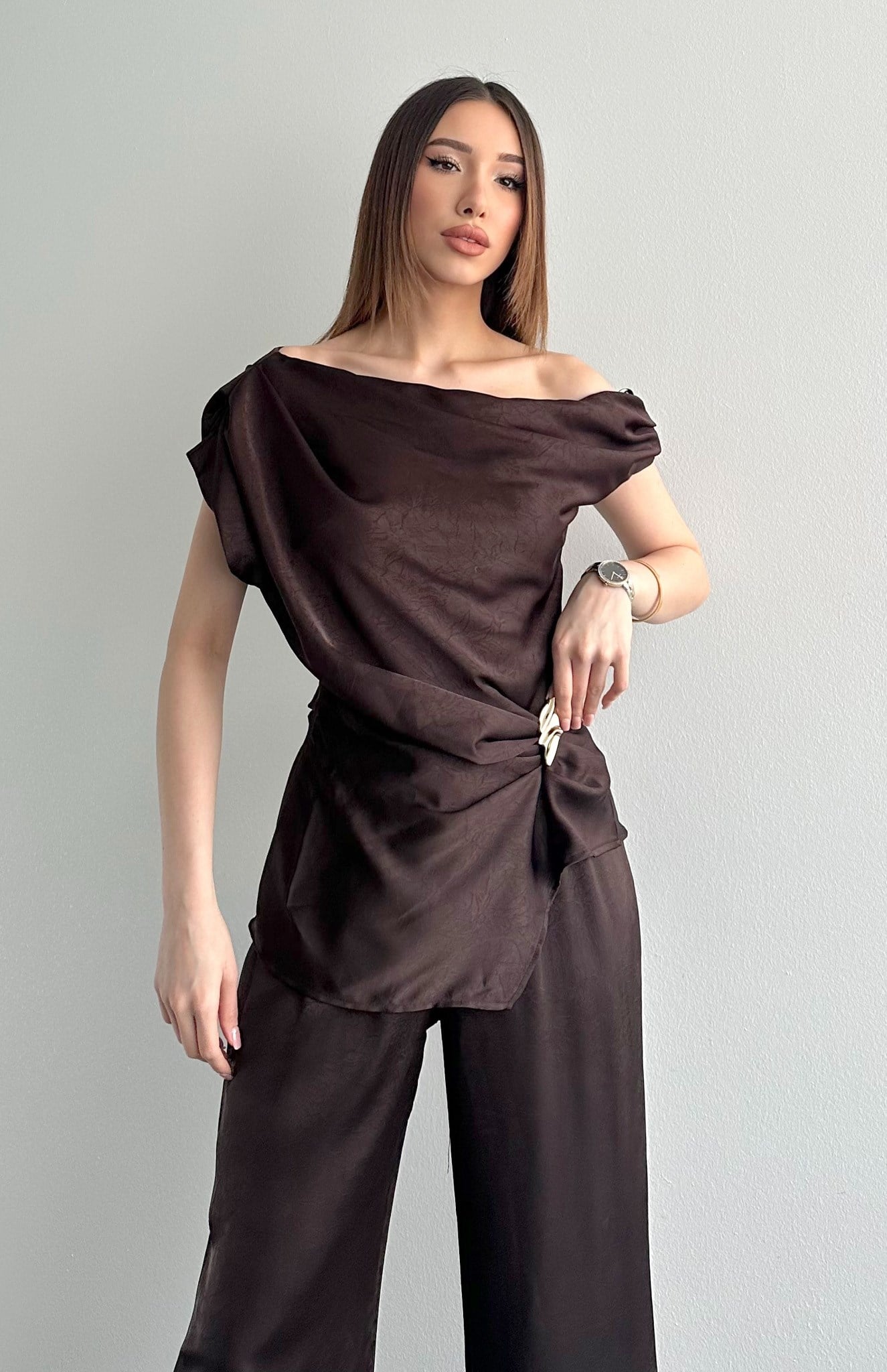 Aksesuar Detaylı Bluz KAHVERENGİ