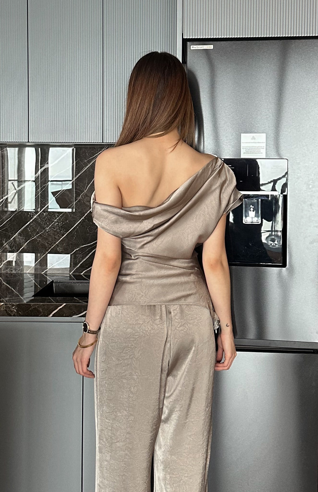 Aksesuar Detaylı Bluz VİZON