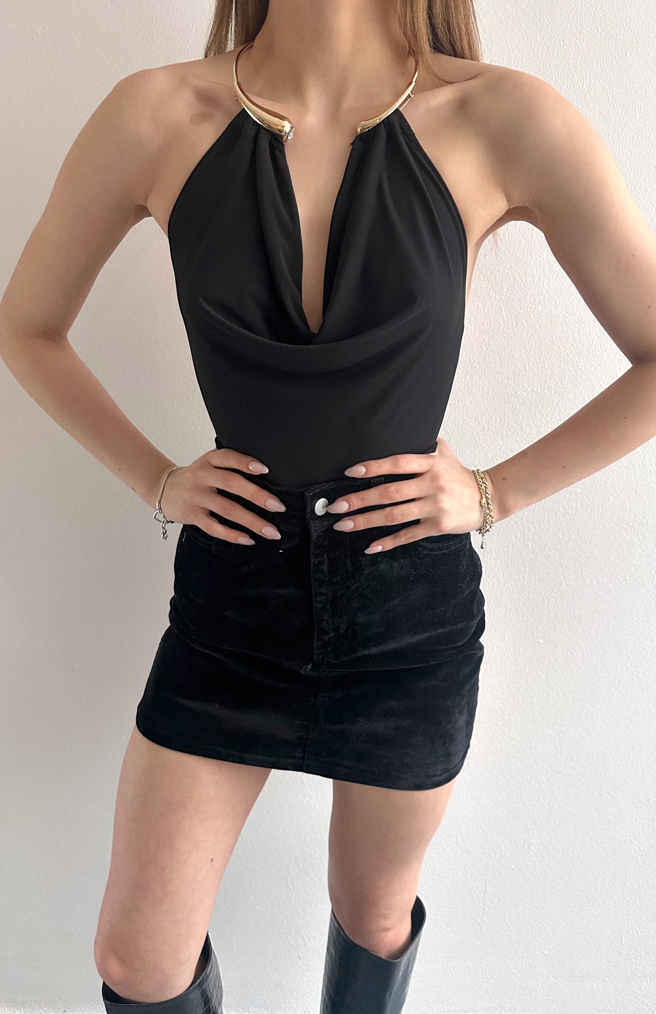 Aksesura Detaylı Bluz SİYAH