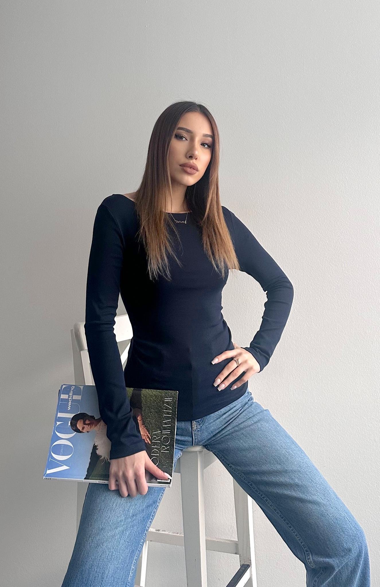 Büzgülü Kayık Yaka Bluz LACİVERT