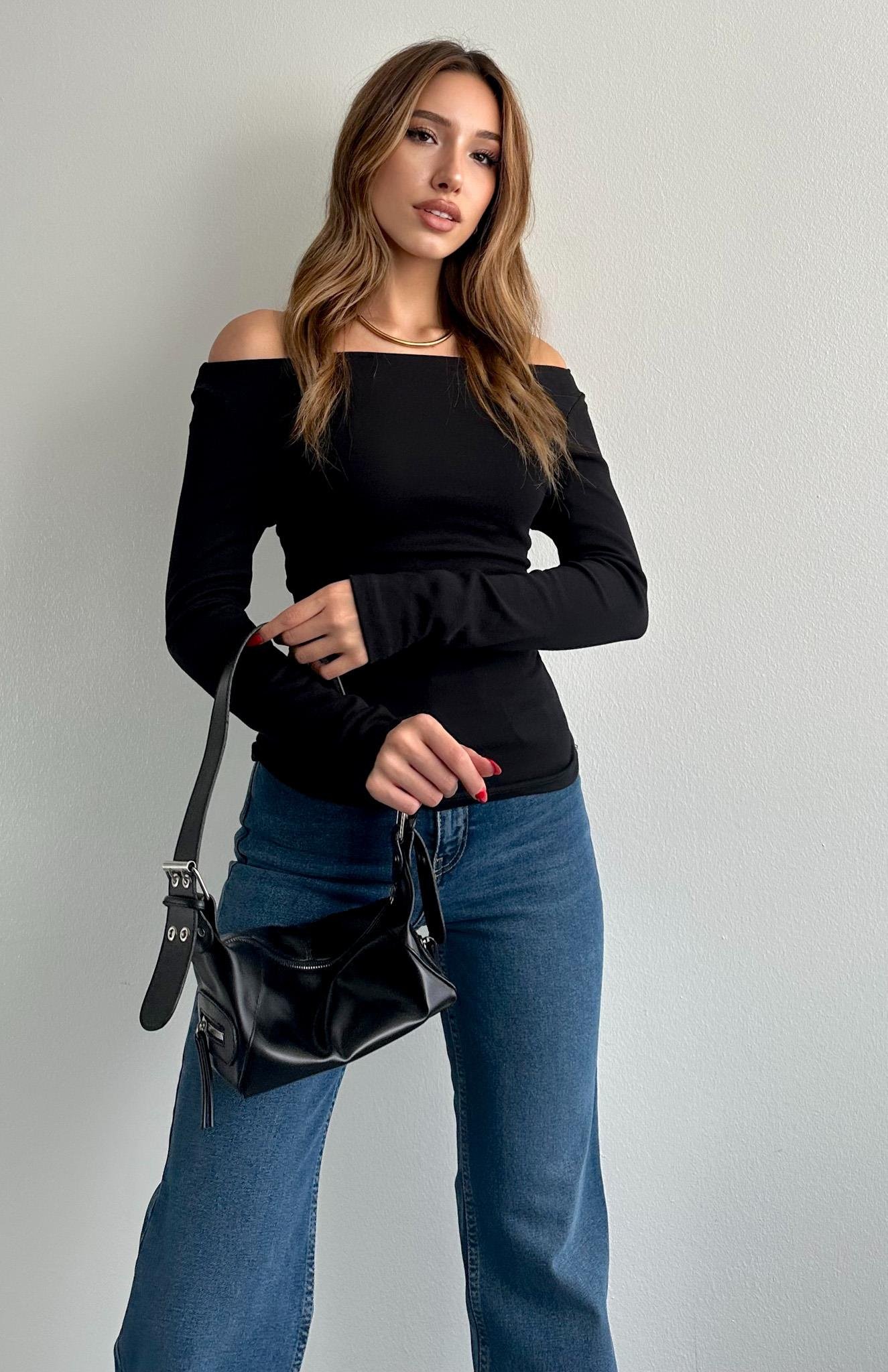 Büzgülü Kayık Yaka Bluz SİYAH