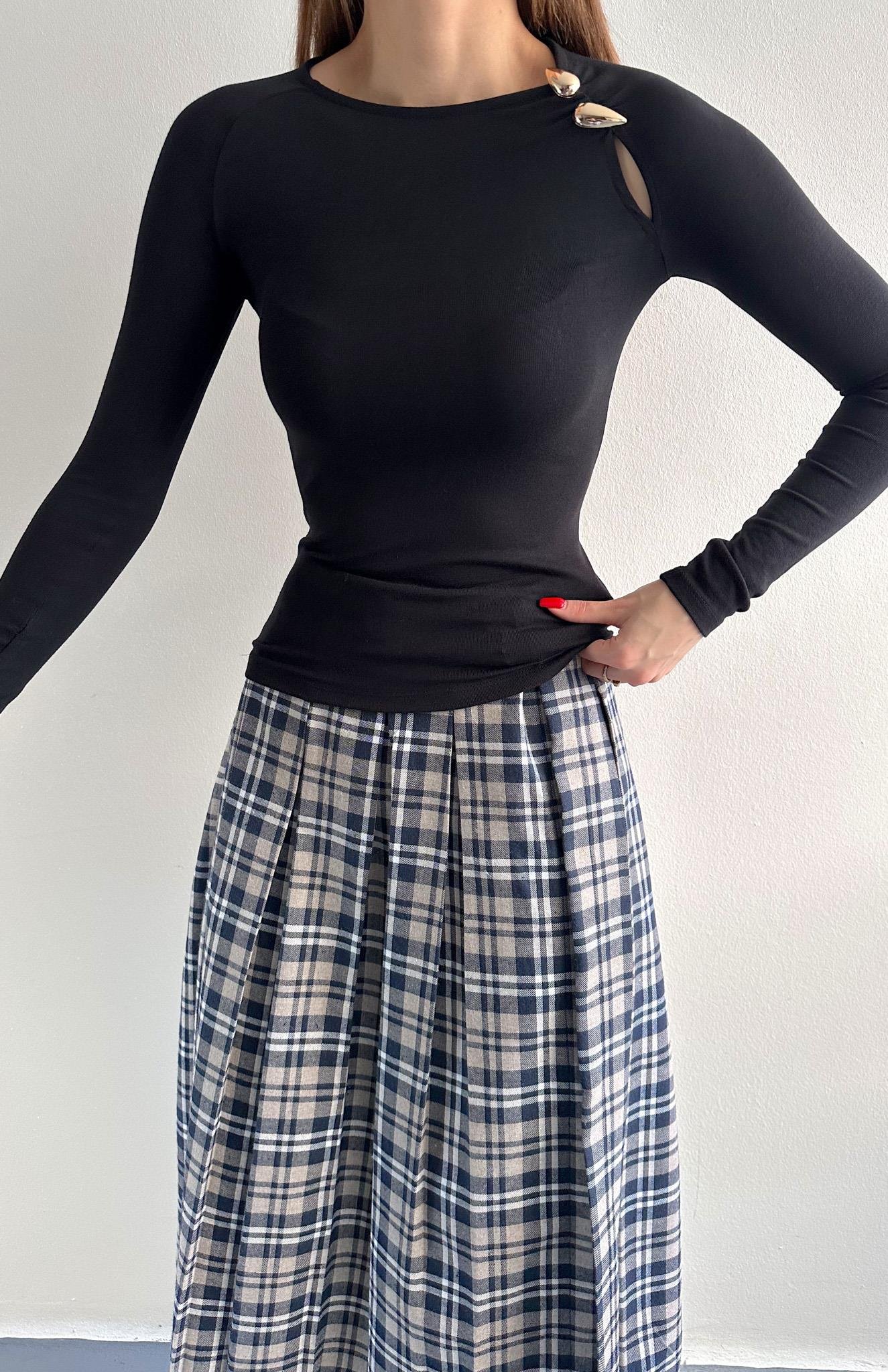 Damla Aksesuarlı Bluz SİYAH