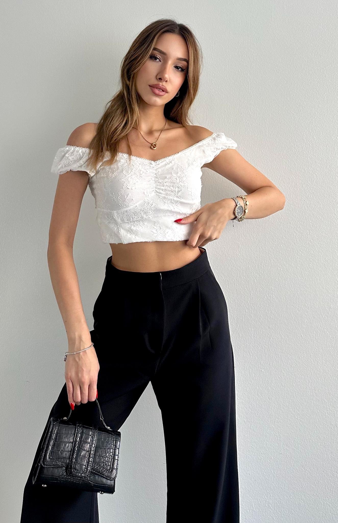 Fiyonk Detaylı Dantel Top BEYAZ