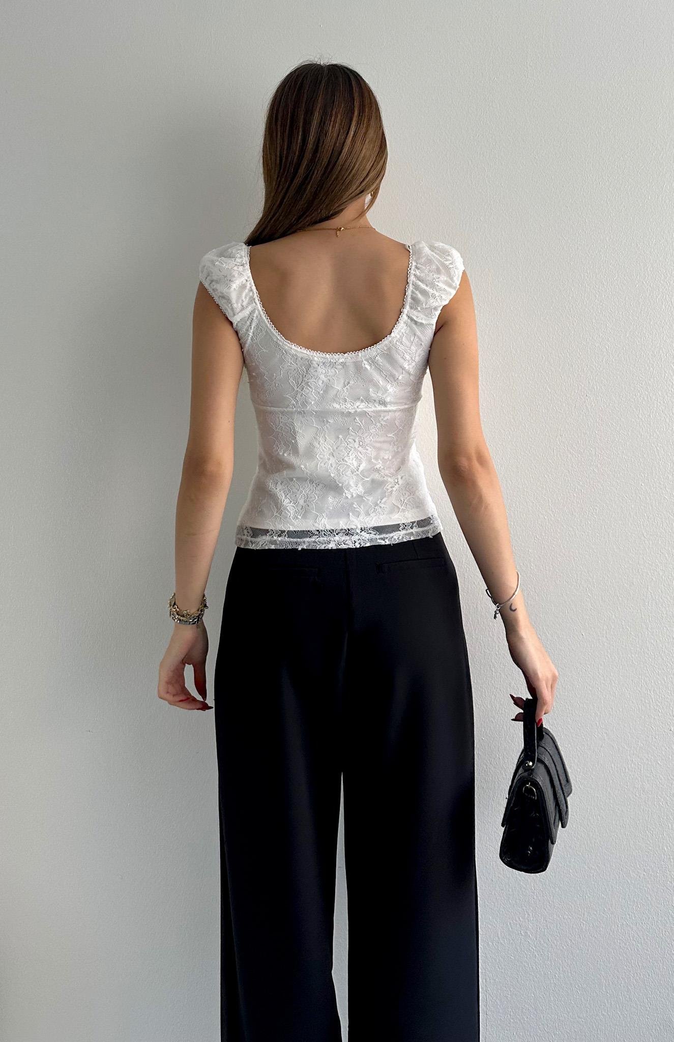 Fiyonk Detaylı Dantel Top BEYAZ