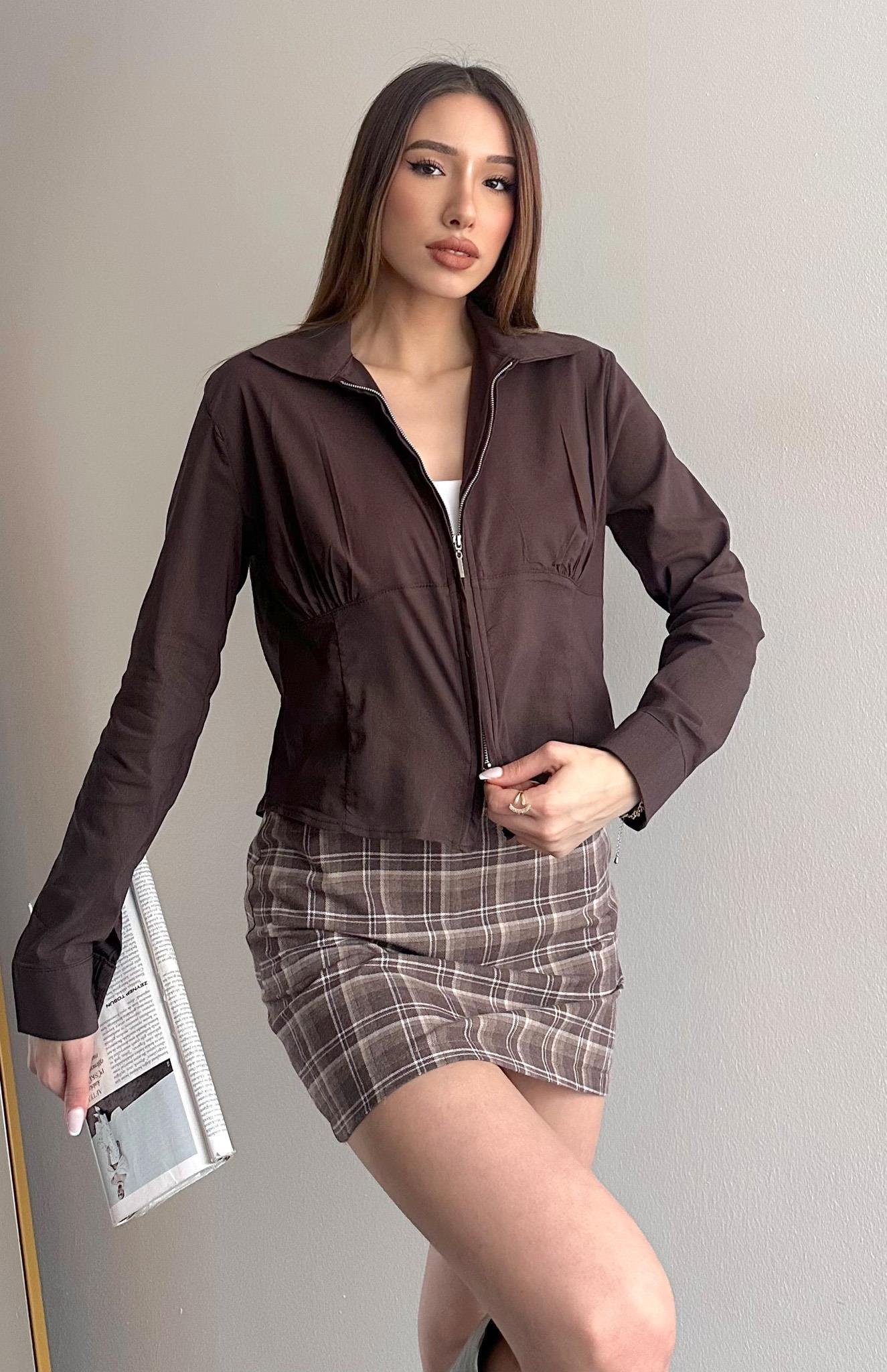 Göğüs Büzgü Detaylı Fermuarlı Bluz KAHVERENGİ