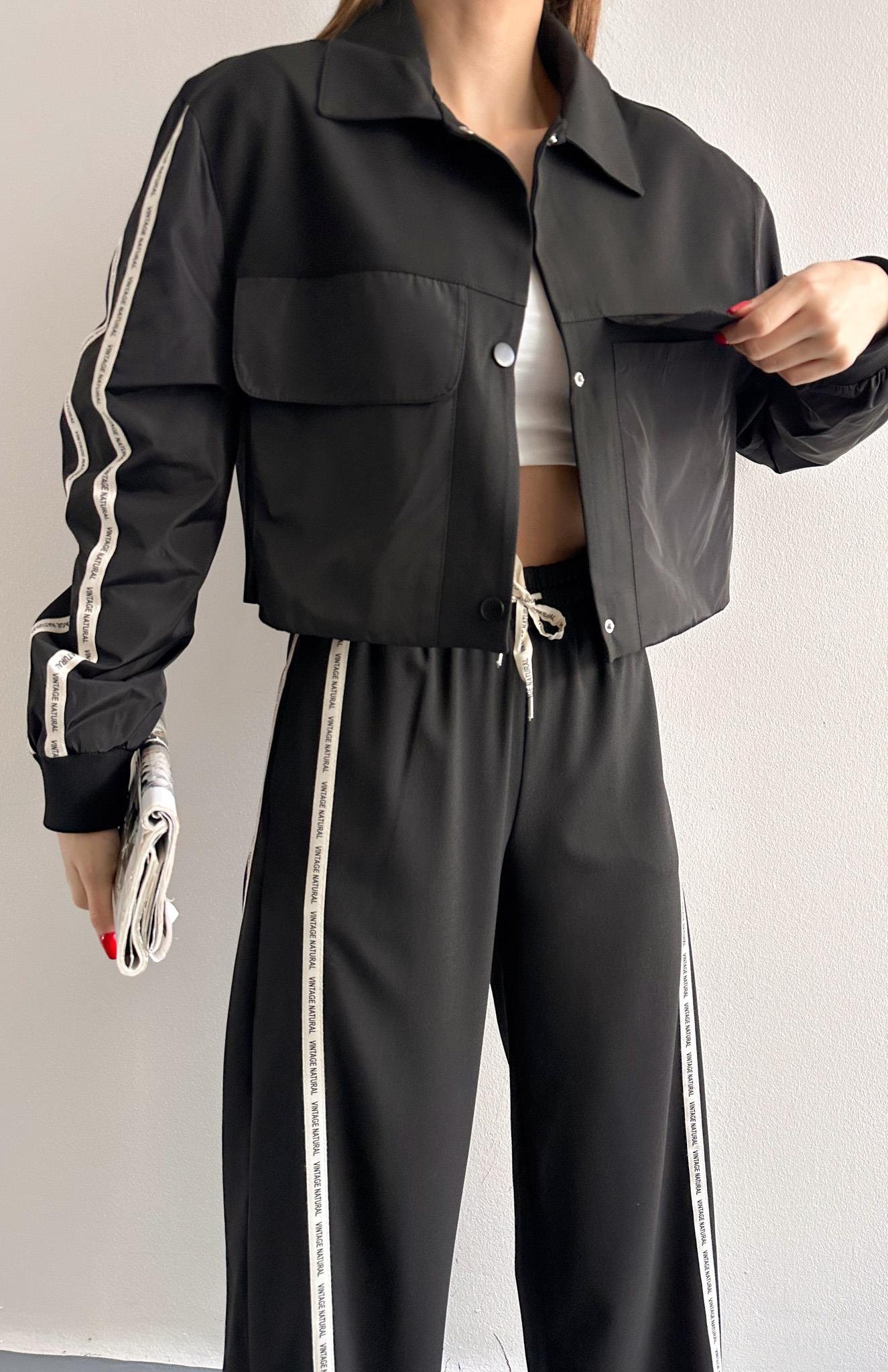 Kumaş Matchli Etiket Detaylı Ceket SİYAH