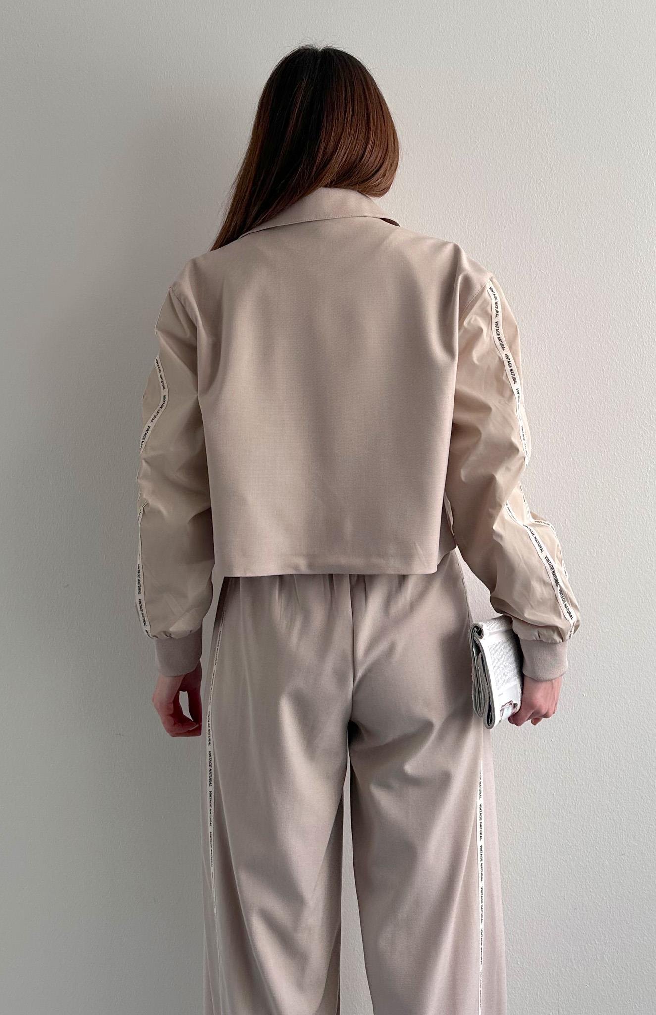 Kumaş Matchli Etiket Detaylı Ceket BEJ