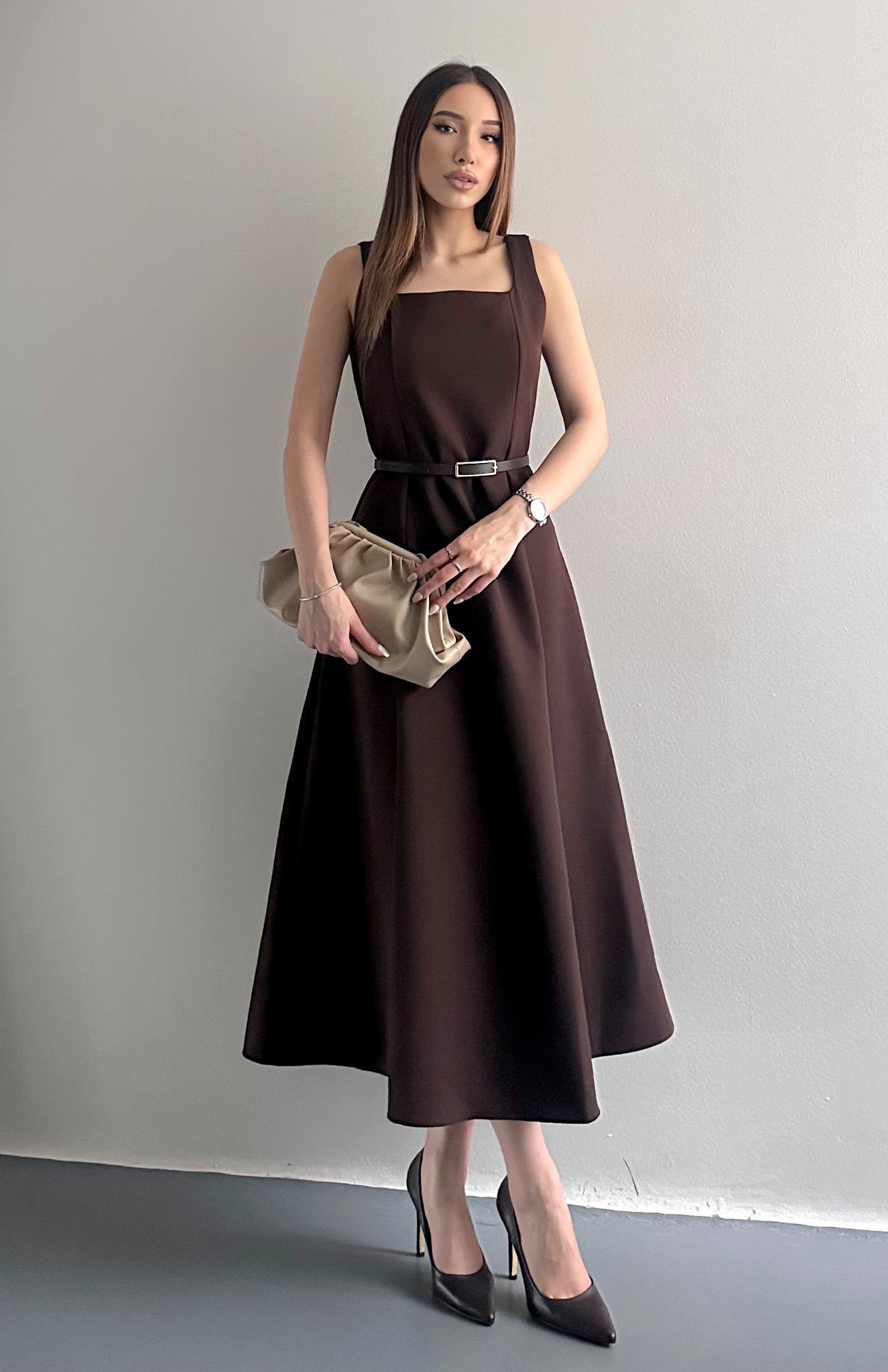 Beli Kemerli Elbise KAHVERENGİ