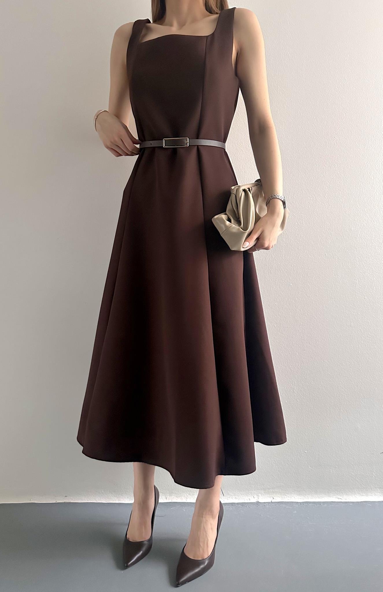 Beli Kemerli Elbise KAHVERENGİ