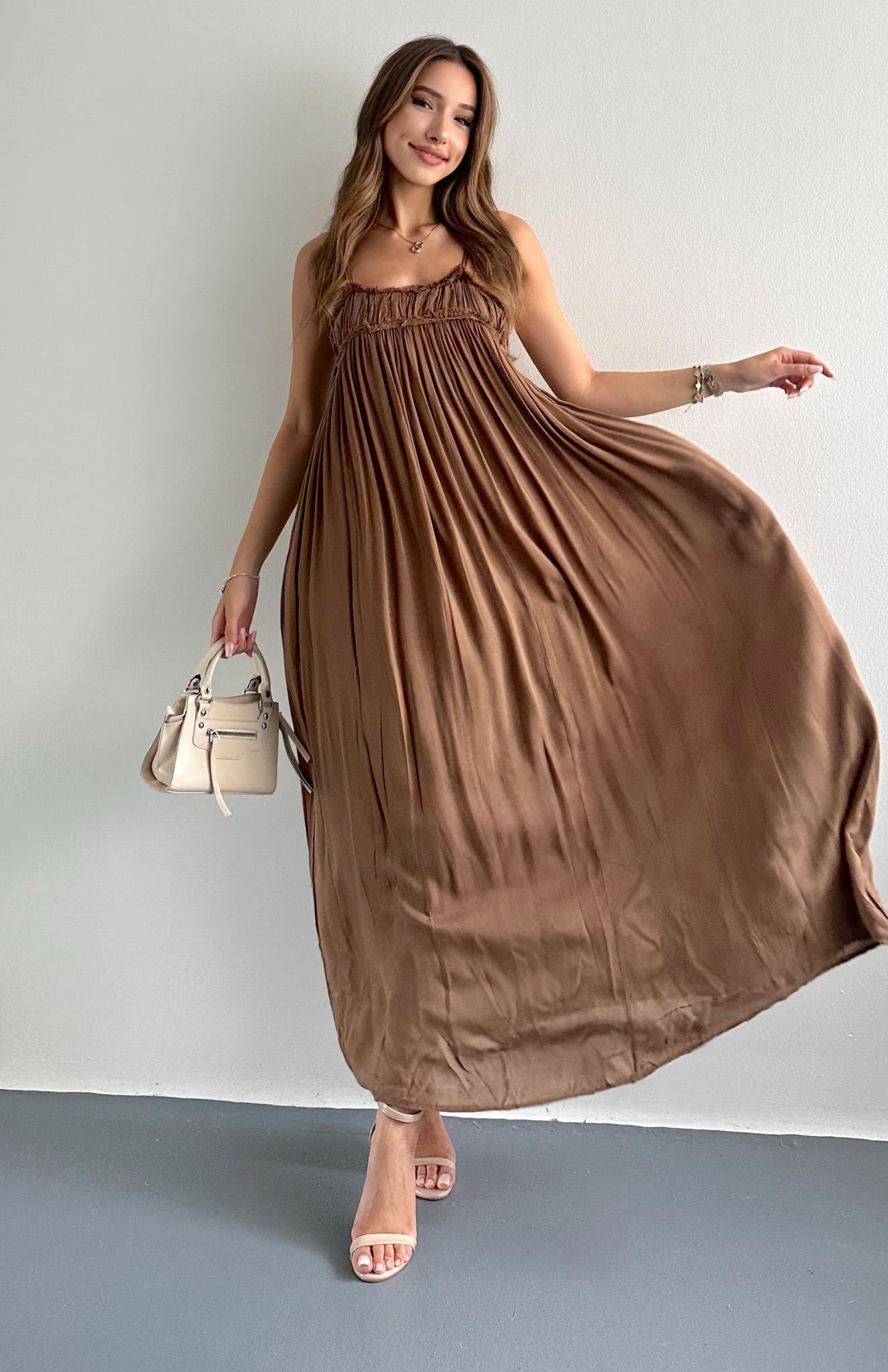 Büzgülü Askılı Cepli Uzun Elbise KAHVERENGİ